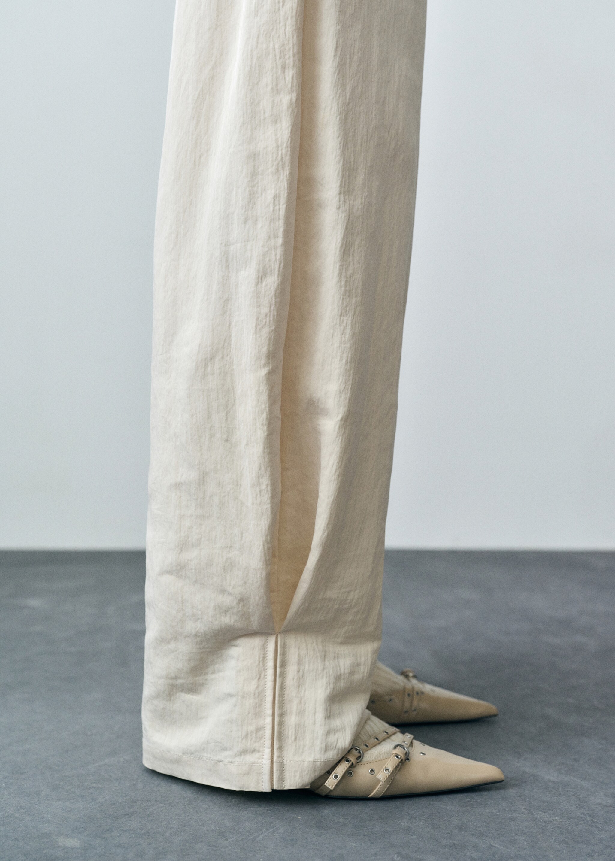 Pleated jogger trousers - Details of the article 6
