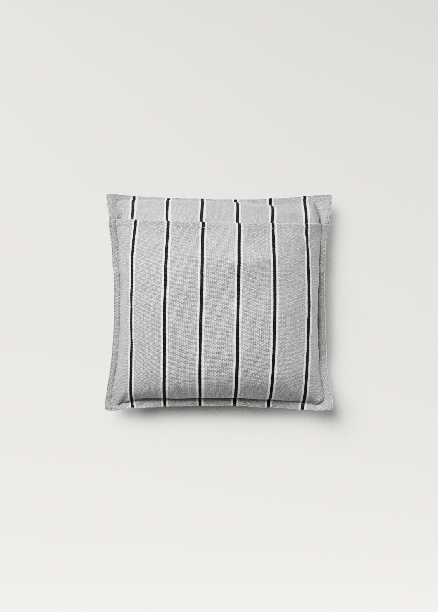 Fine-striped cushion cover with backstitch 45x45 cm - Details of the article 4