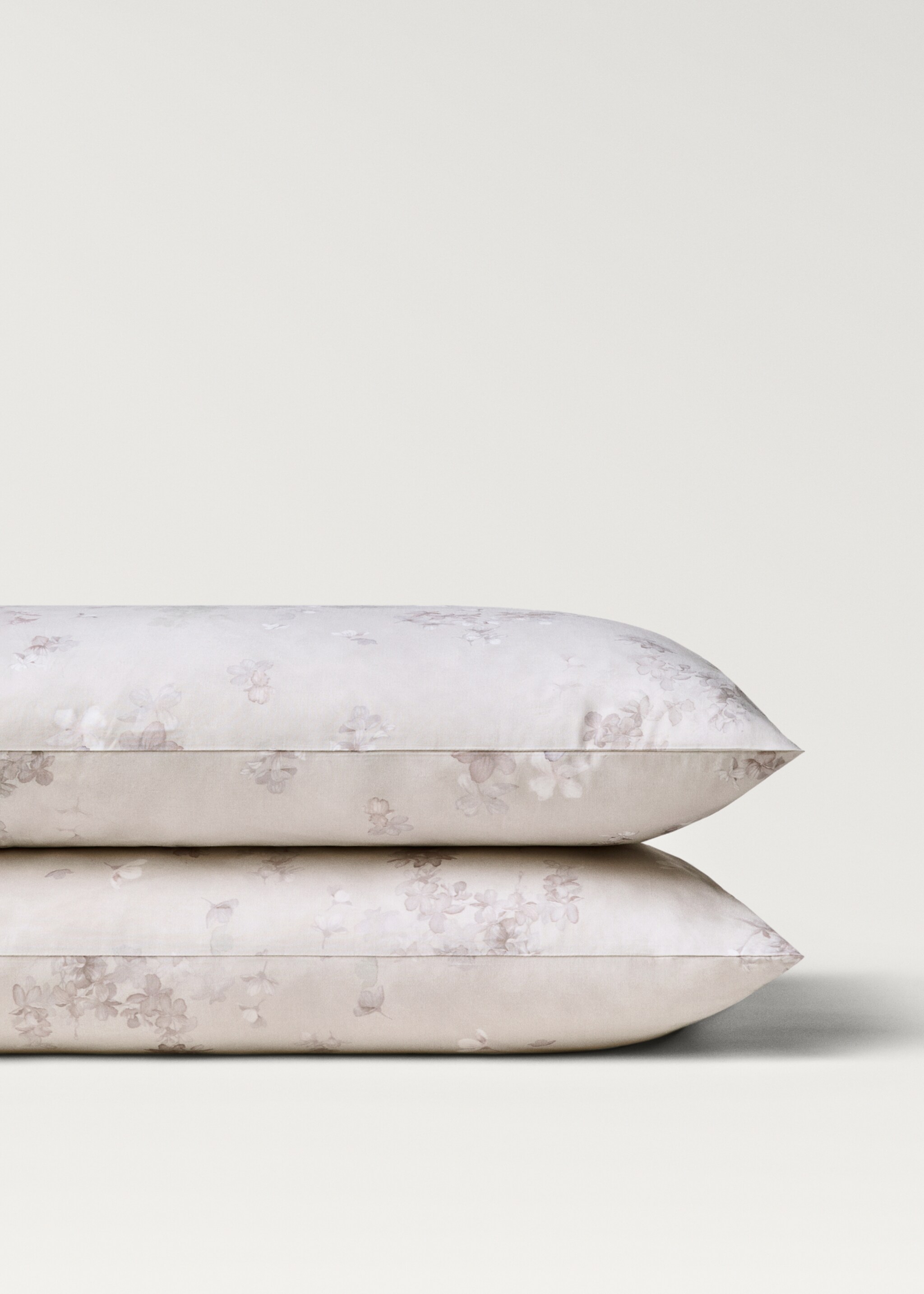 Two cotton percale romantic floral-print pillowcases 50x75 cm - Details of the article 3