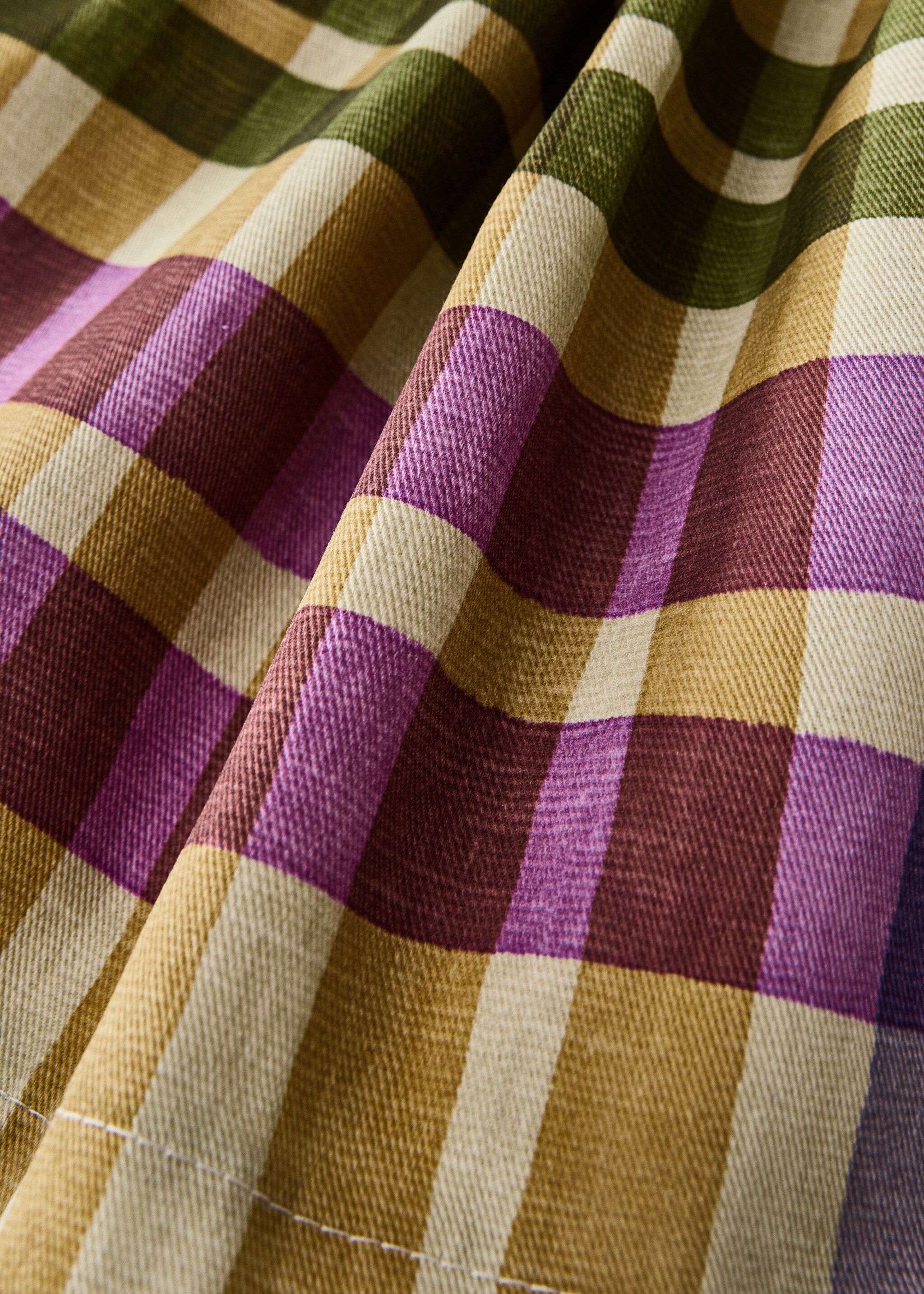 Multi-coloured printed cotton tablecloth for 6 to 8 diners - Details of the article 2