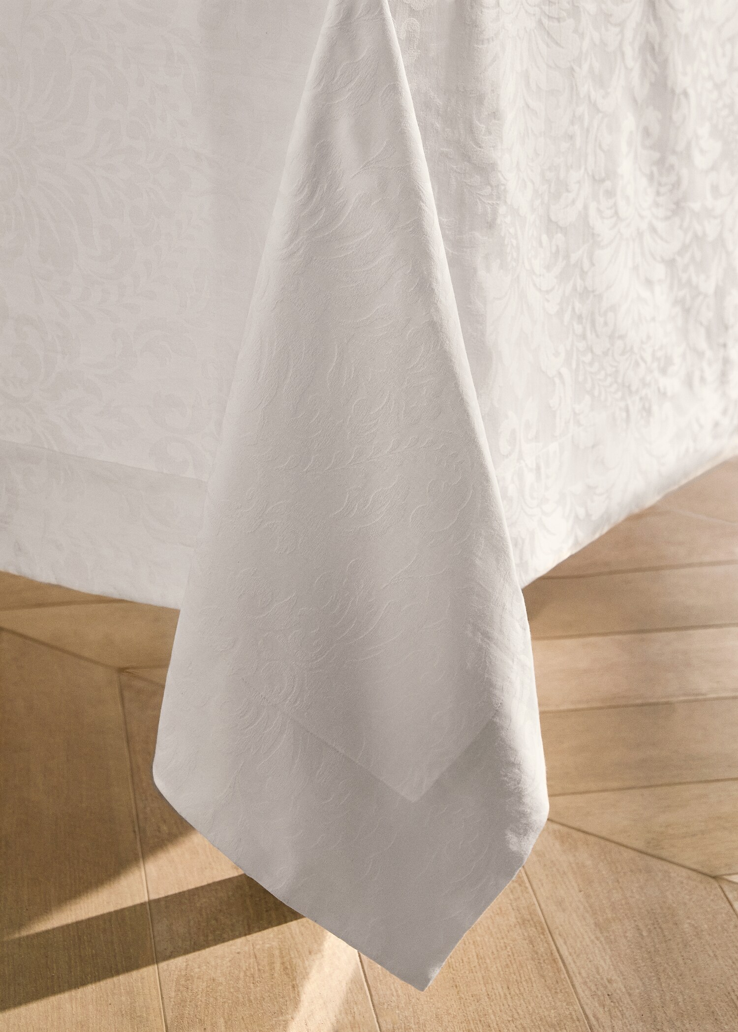 Nappe en coton jacquard fleuri pour 8 à 10 convives - Détail de l'article 8