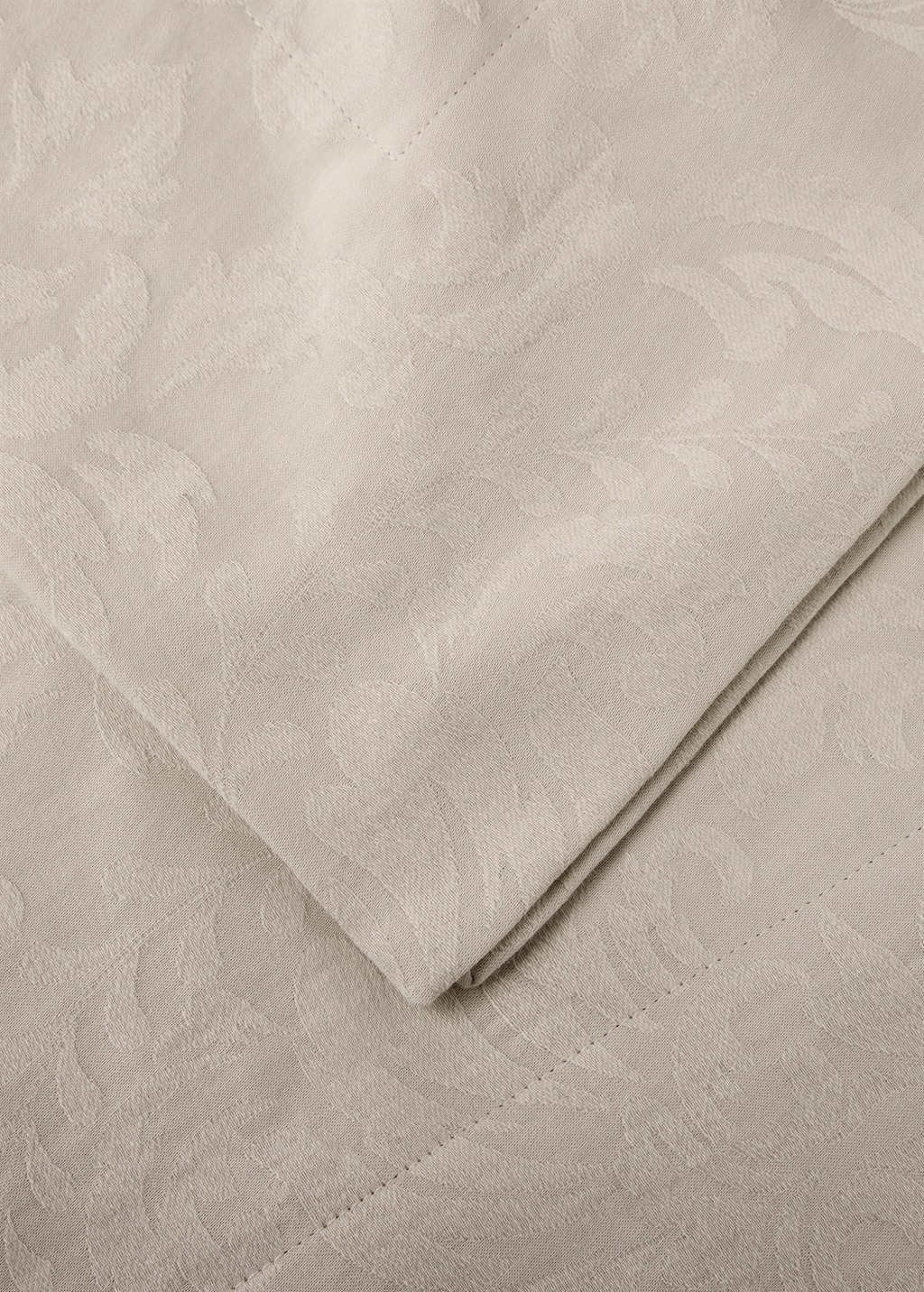 Floral jacquard cotton tablecloth for 8 to 10 diners