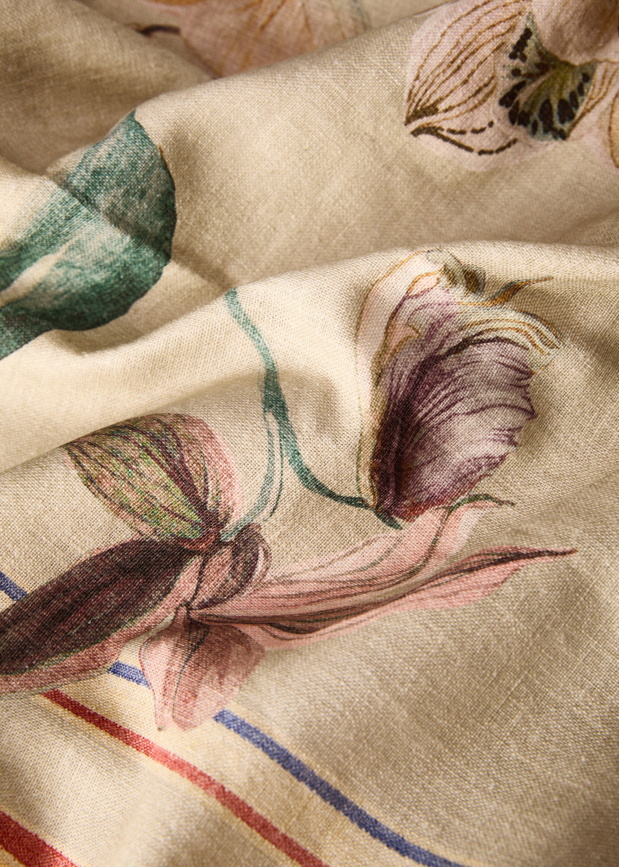 Cotton linen floral-print tablecloth for 6 to 8 diners - Details of the article 2