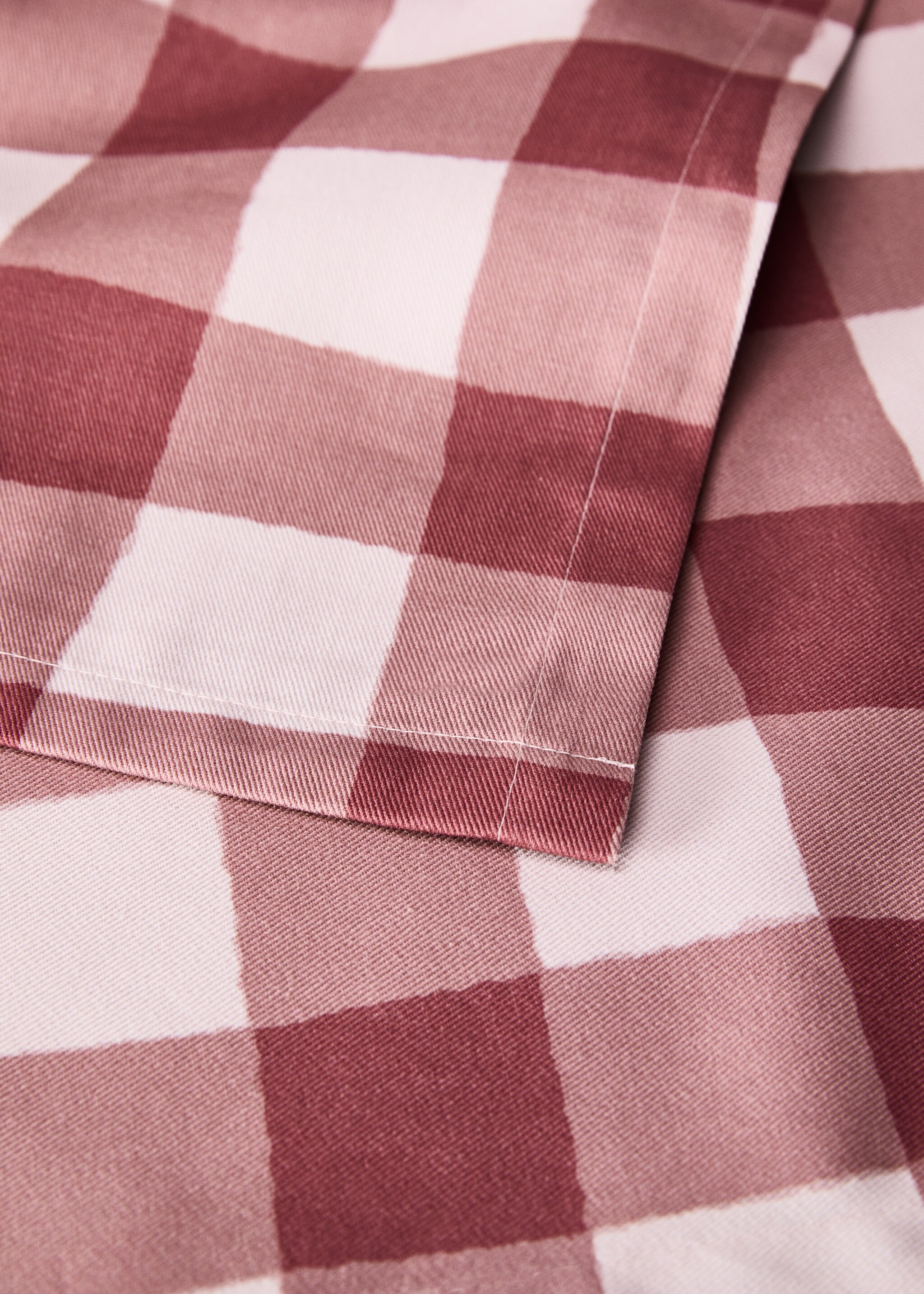 Checkered cotton tablecloth 6 to 8 guests - Details of the article 2