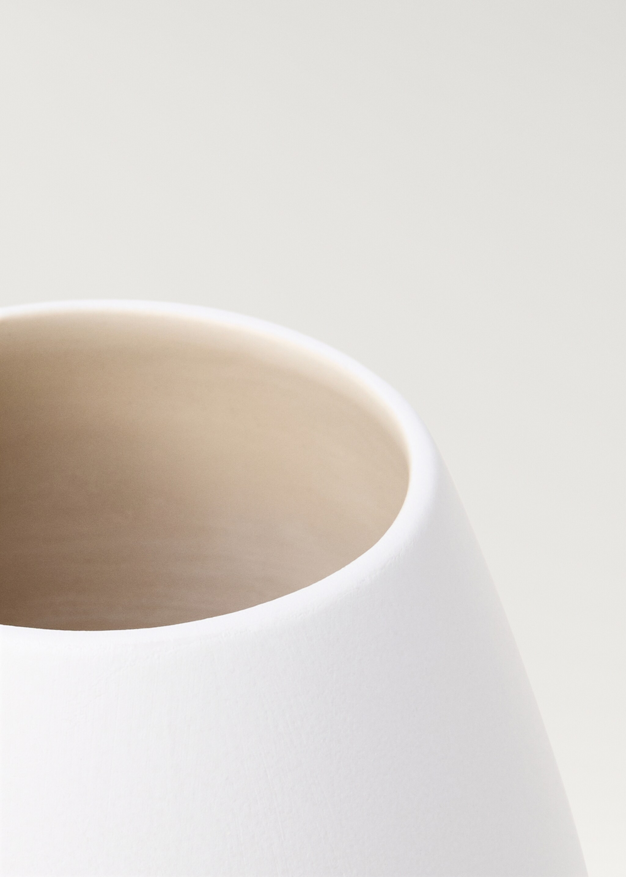 Small oval earthenware vase - Details of the article 1