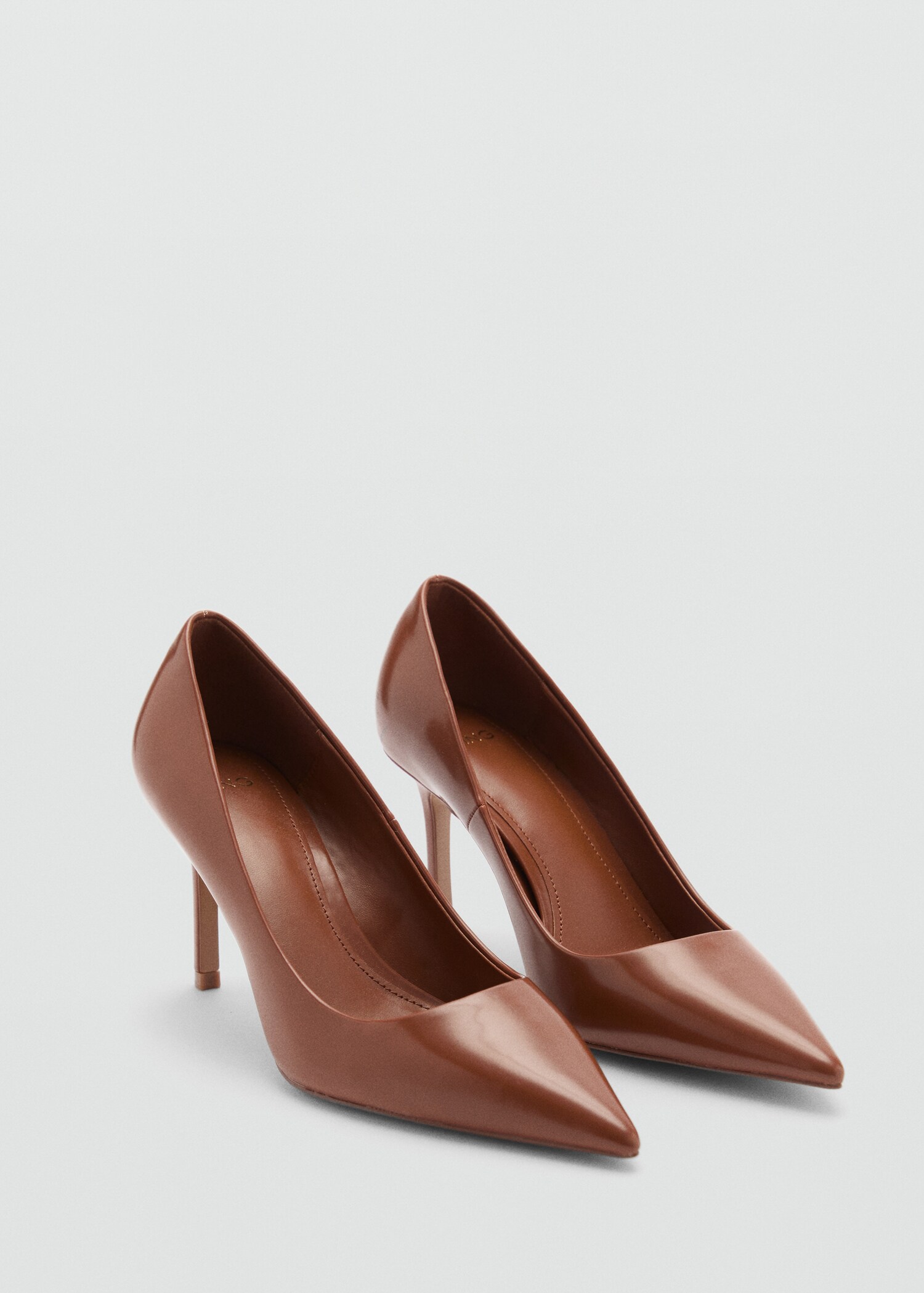 High-heeled shoes - Medium plane