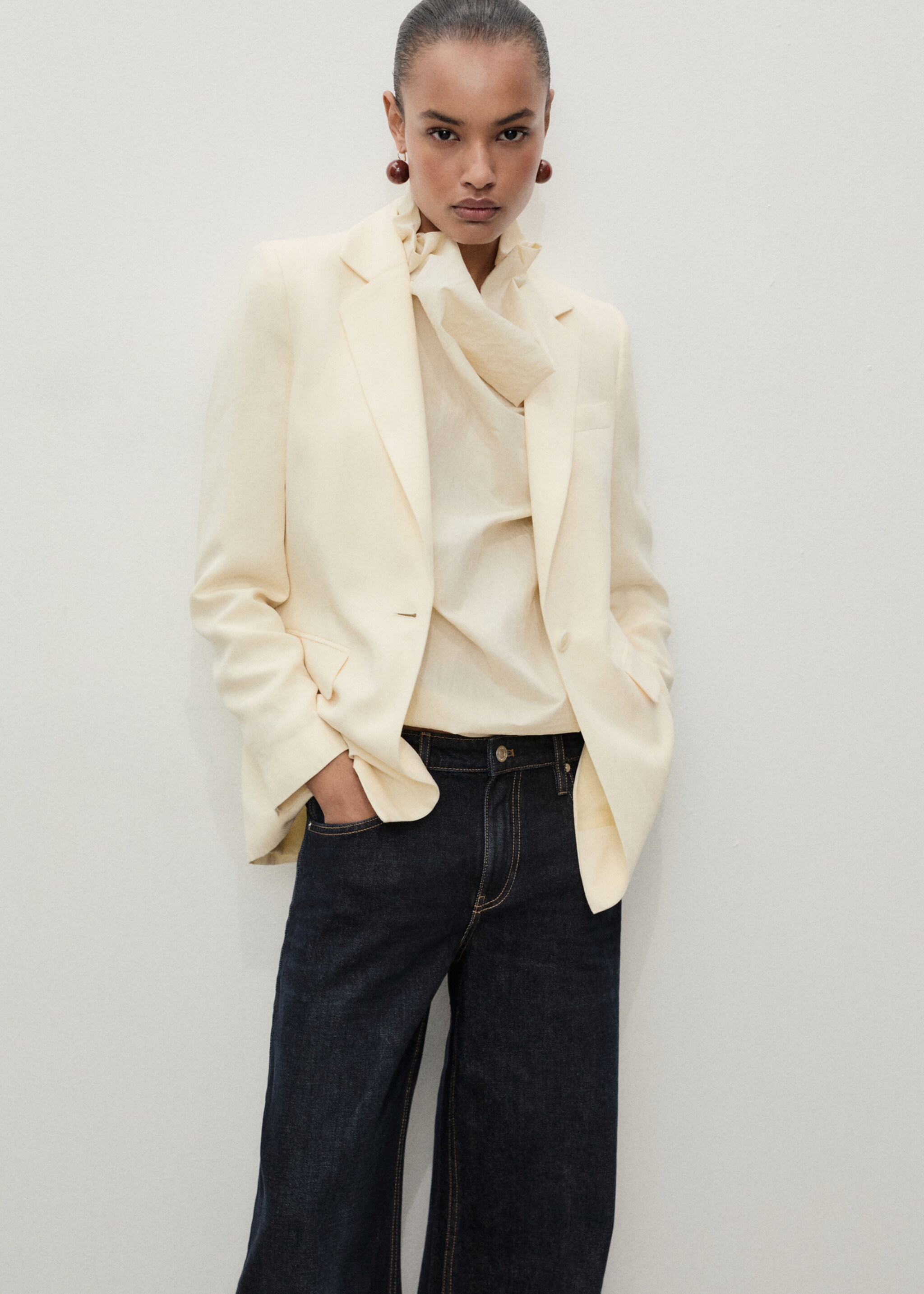 Low-rise rinse-wash wide-leg jeans - Details of the article 1