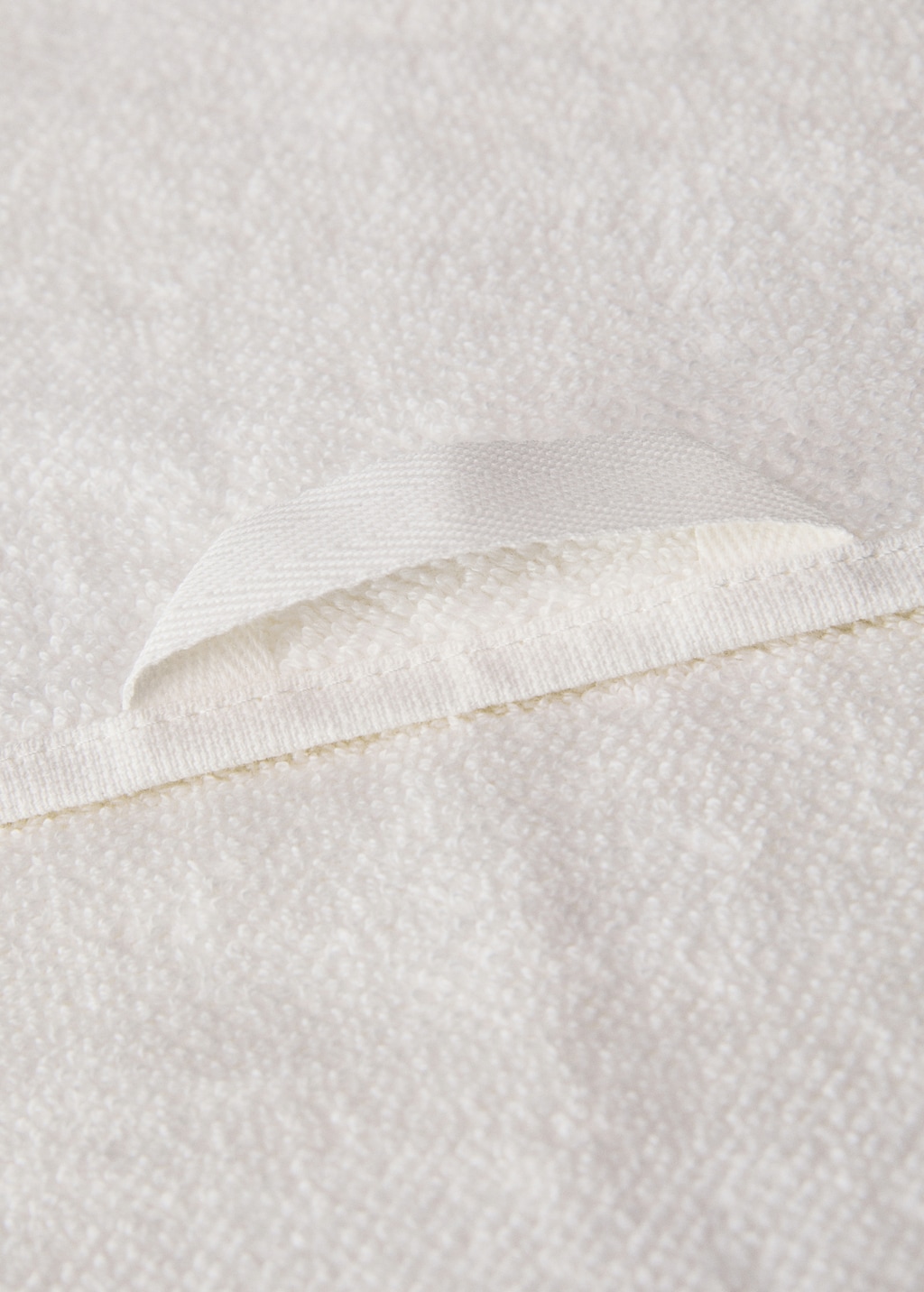 Bath towel with waffle trim and fringe