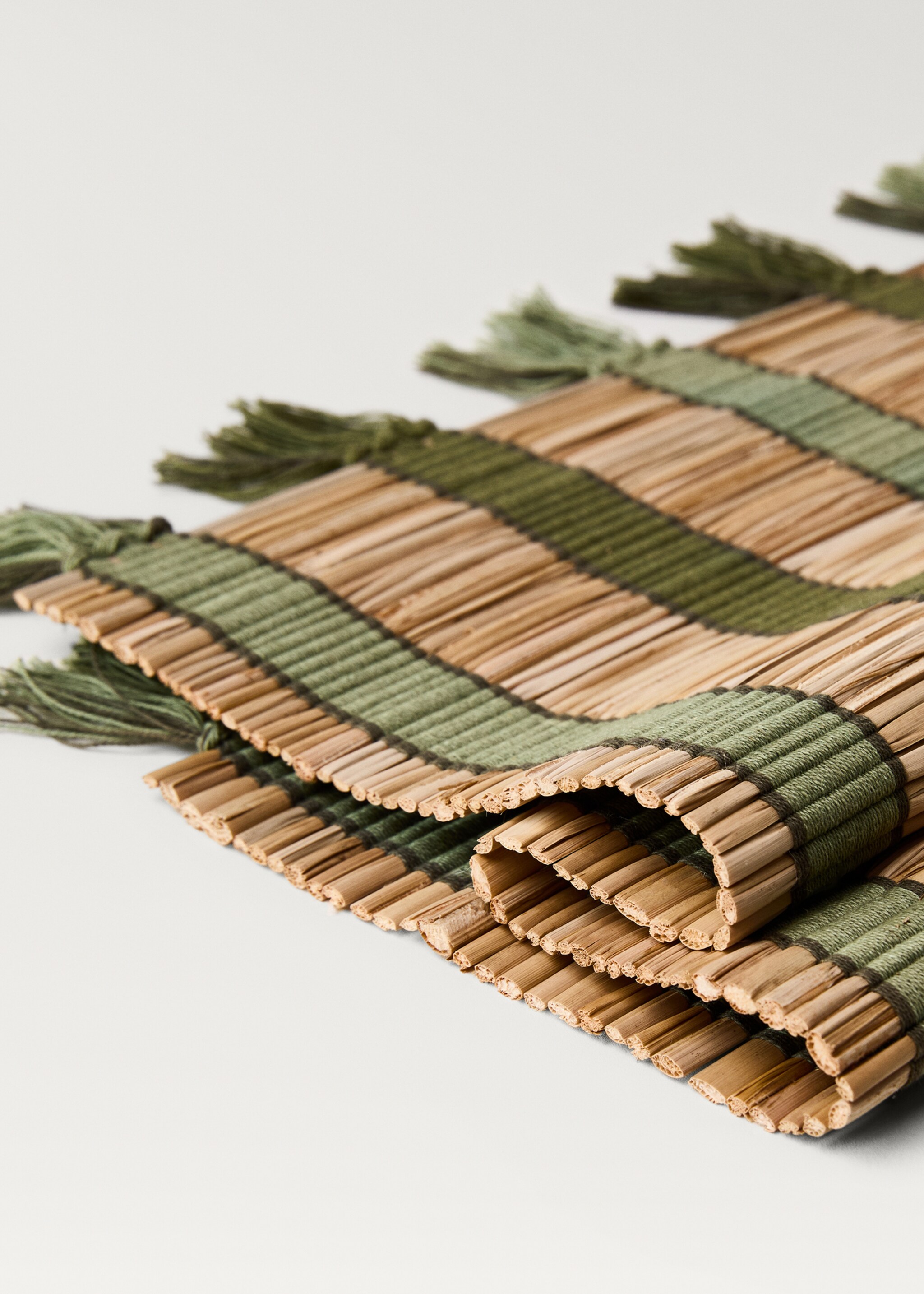 Striped raffia placemats - Details of the article 1