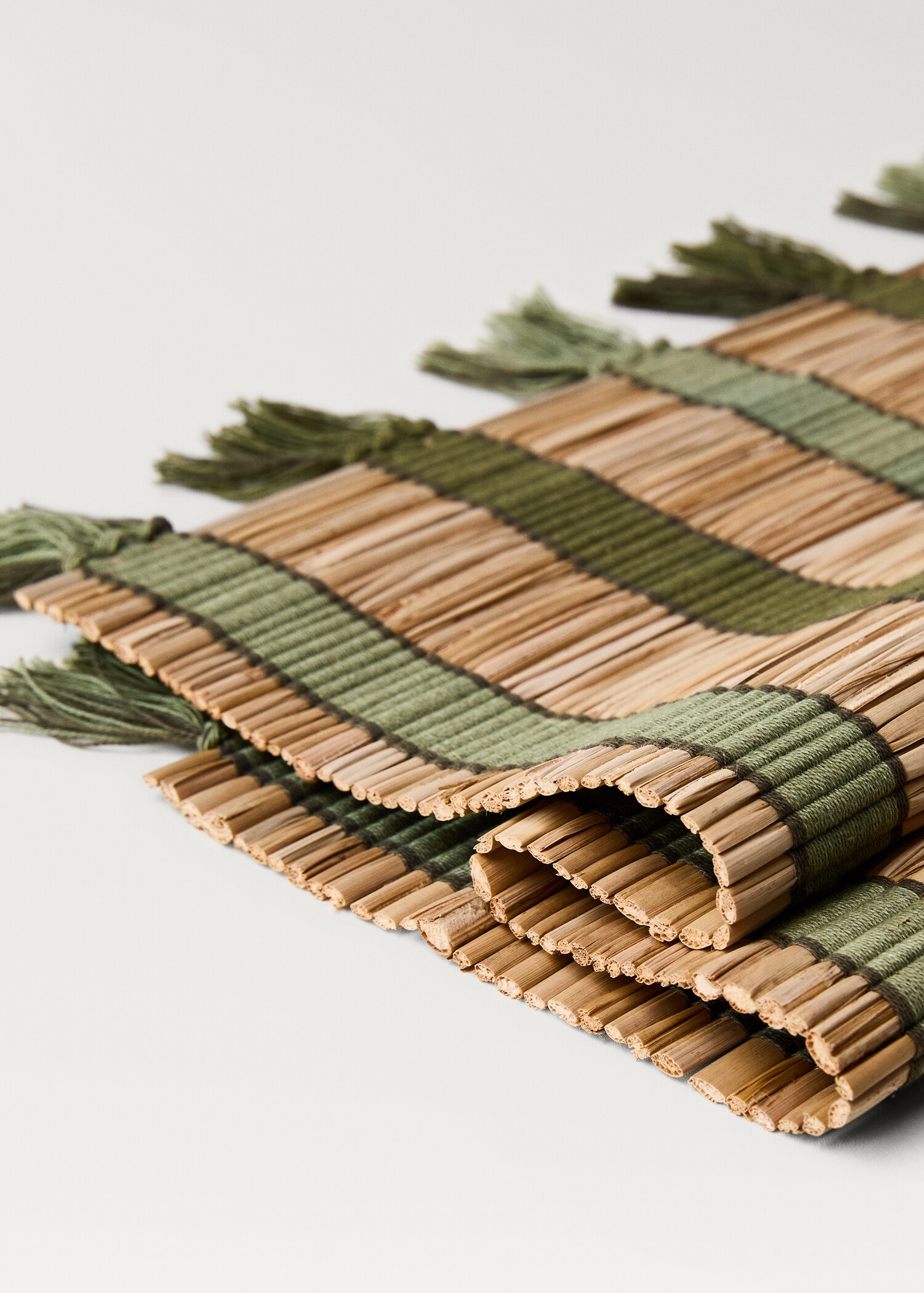 Striped raffia placemats - Details of the article 1