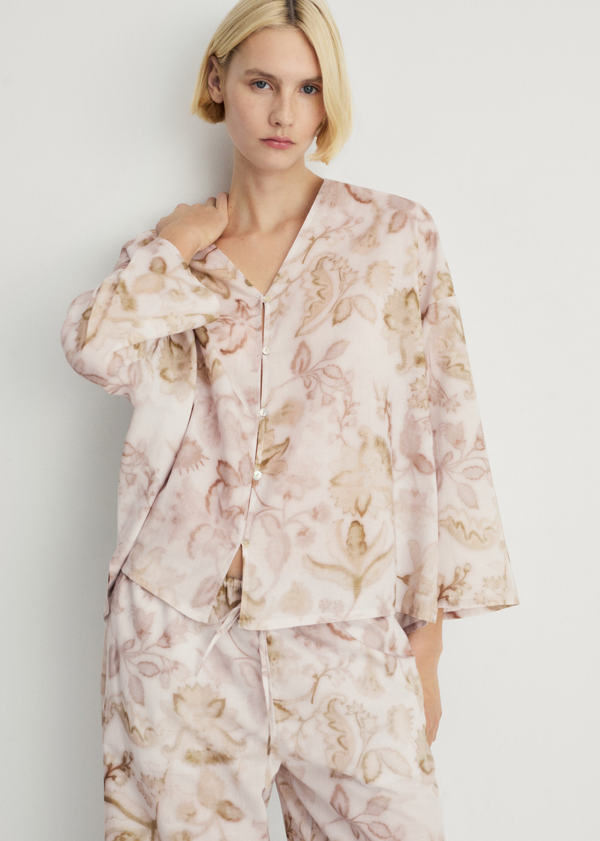 Pyjama top with floral detail - Medium plane