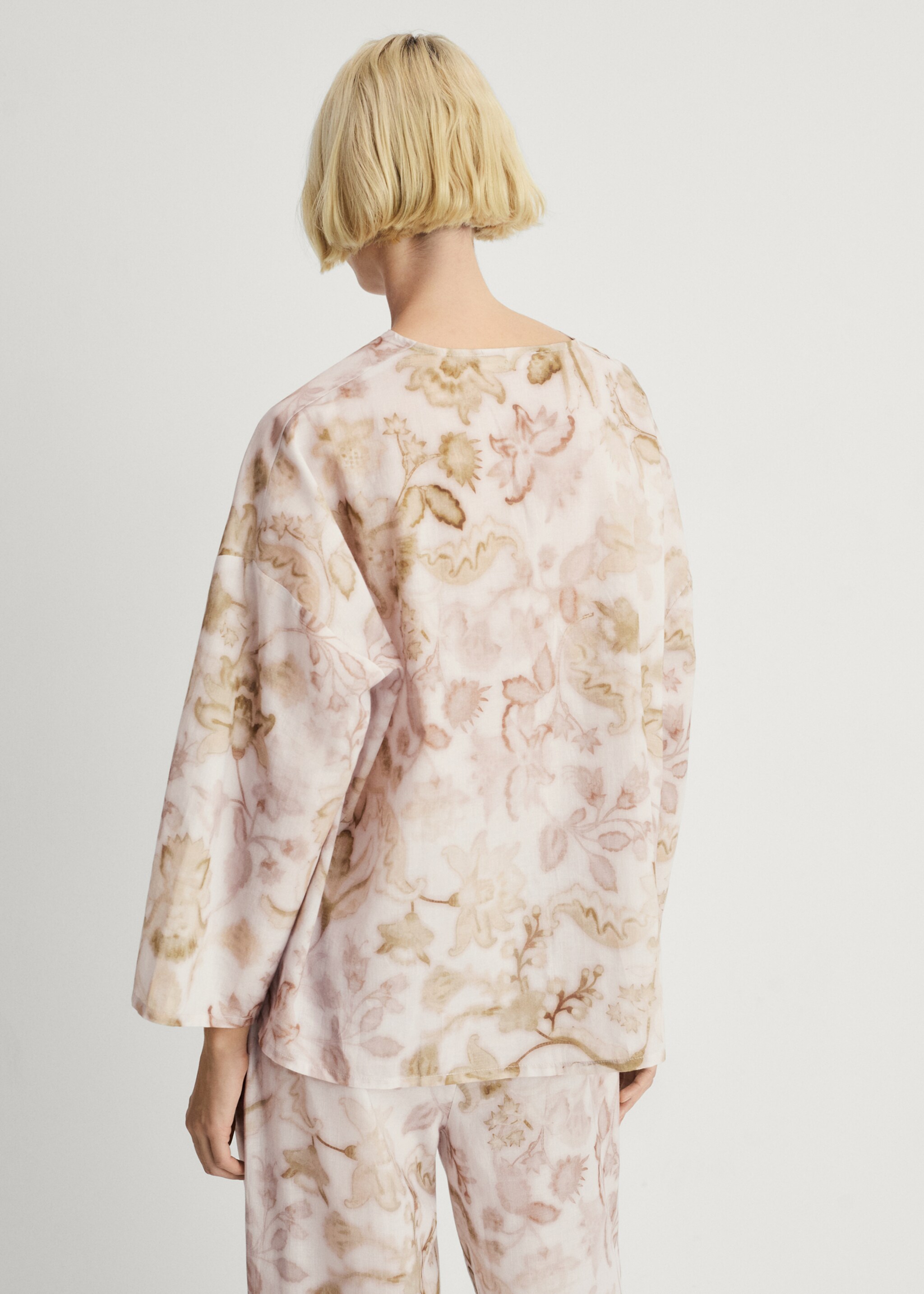 Pyjama top with floral detail - Reverse of the article