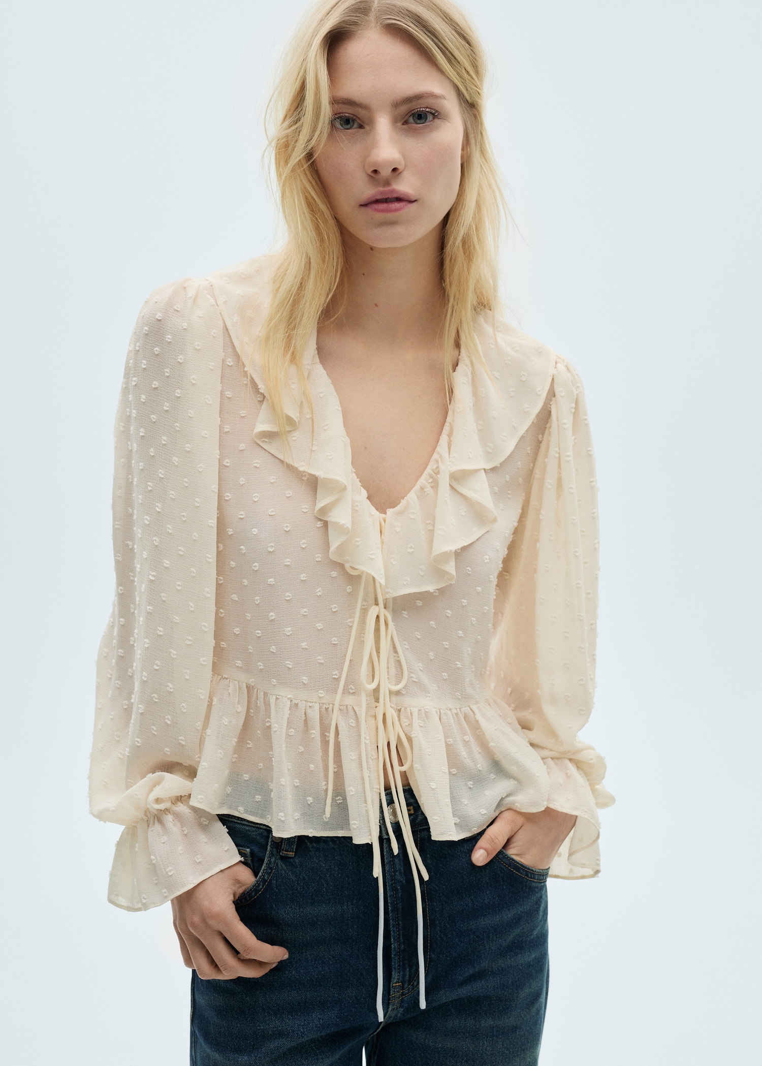Ruffled blouse with bow closure - Medium plane