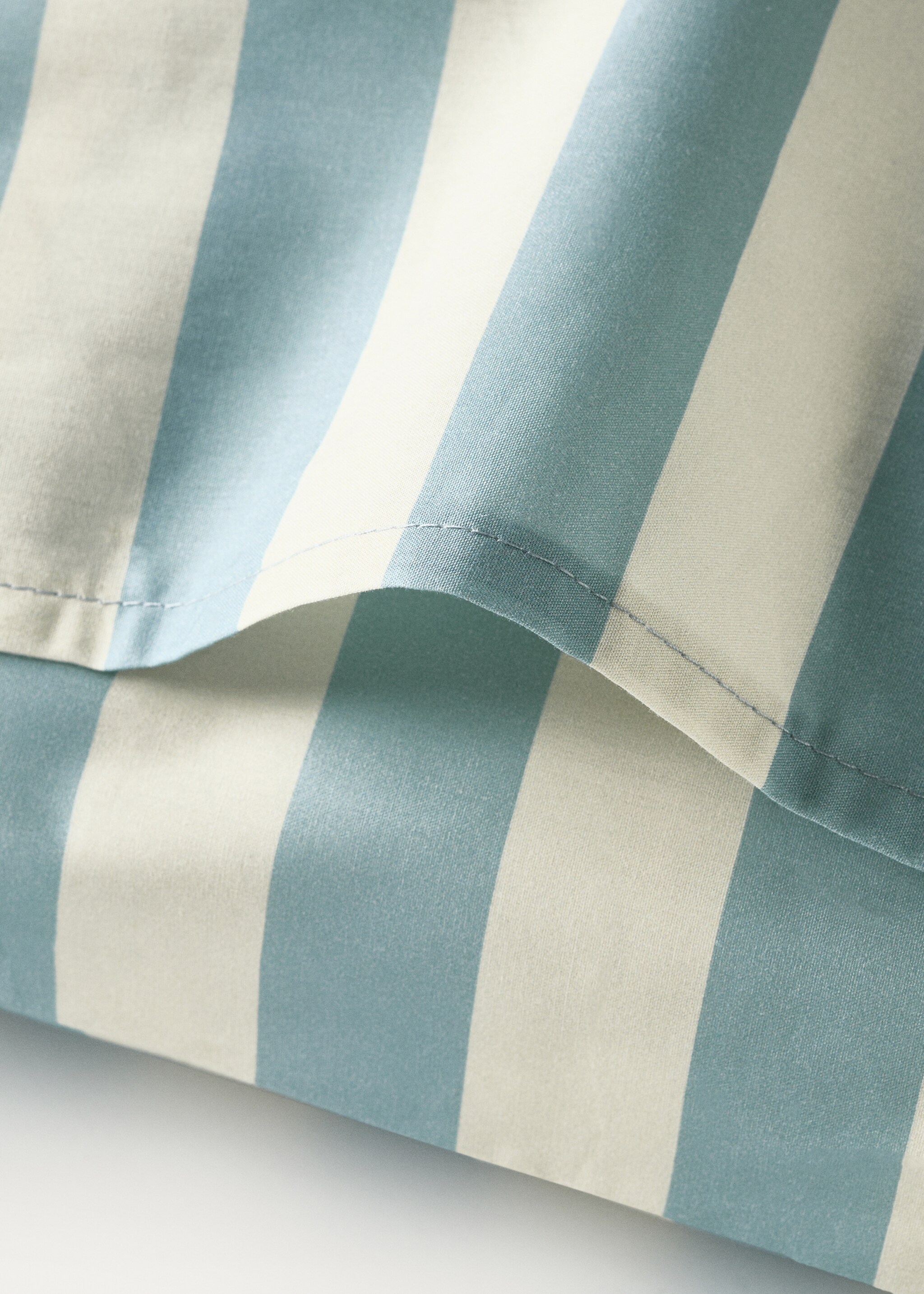 Cotton percale thick-striped children's pillowcase, 60x60 cm - Details of the article 2