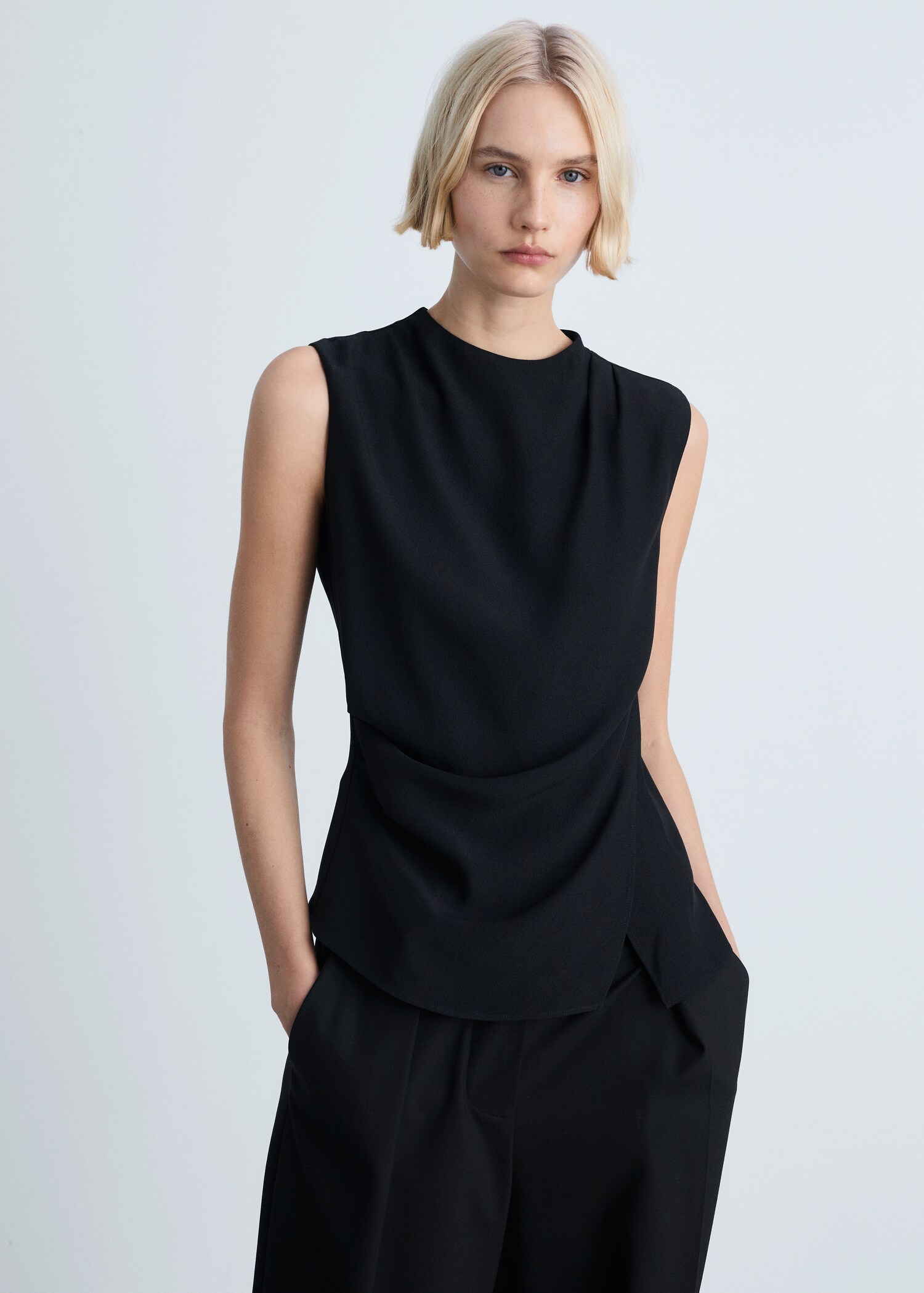 Sleeveless draped blouse - Medium plane