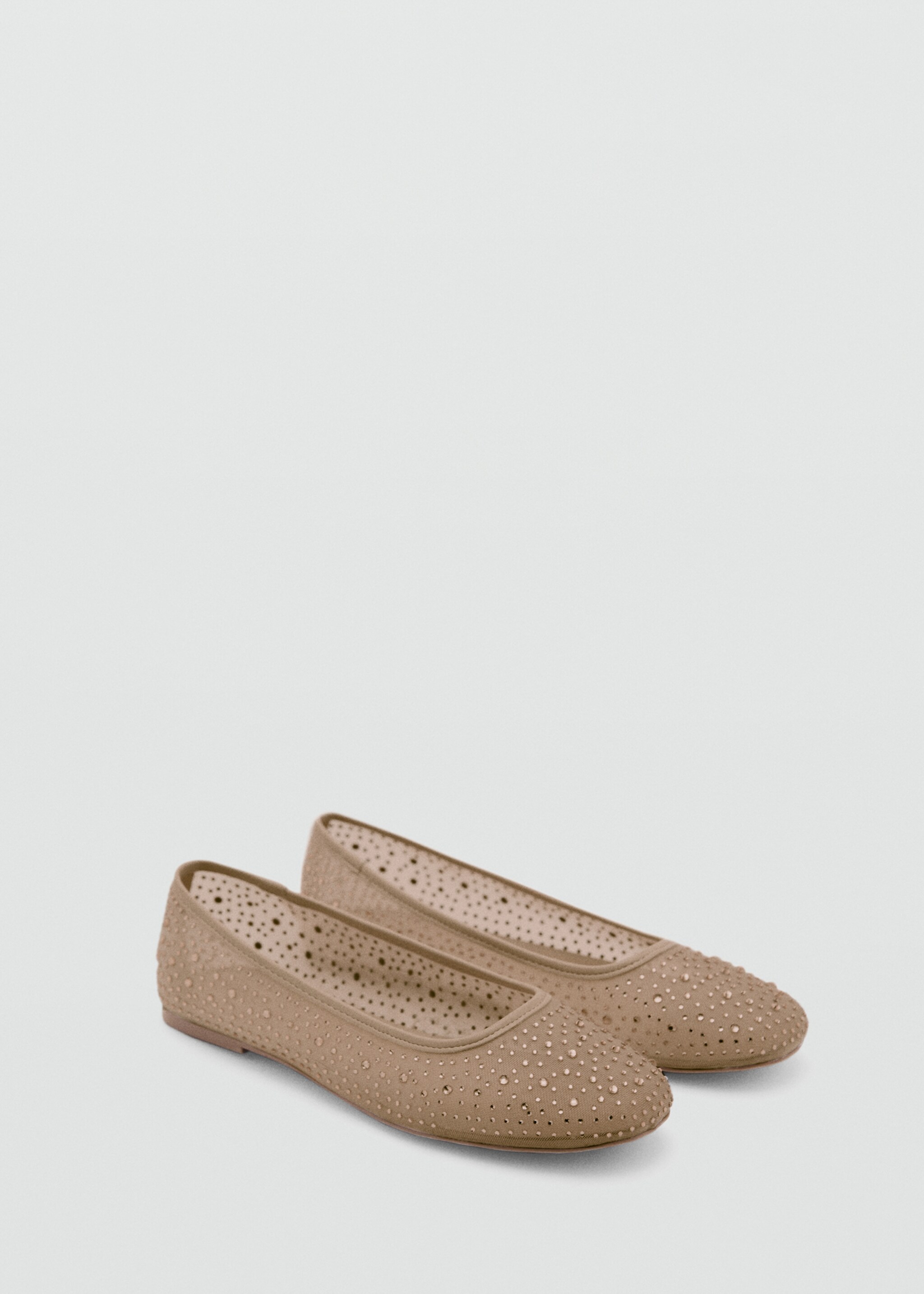 Ballerines effet brillant - Plan moyen