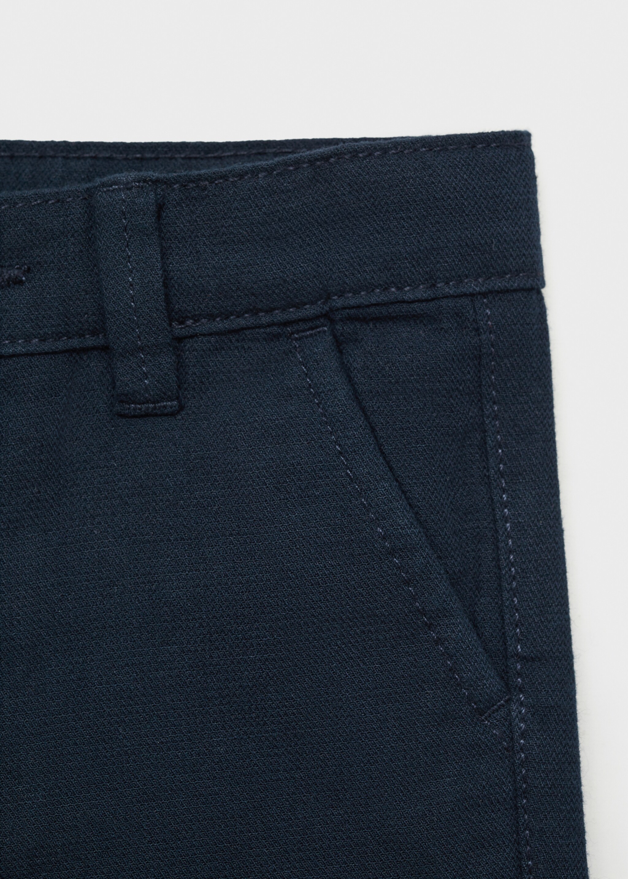 Linen-cotton blend Bermuda short - Details of the article 0