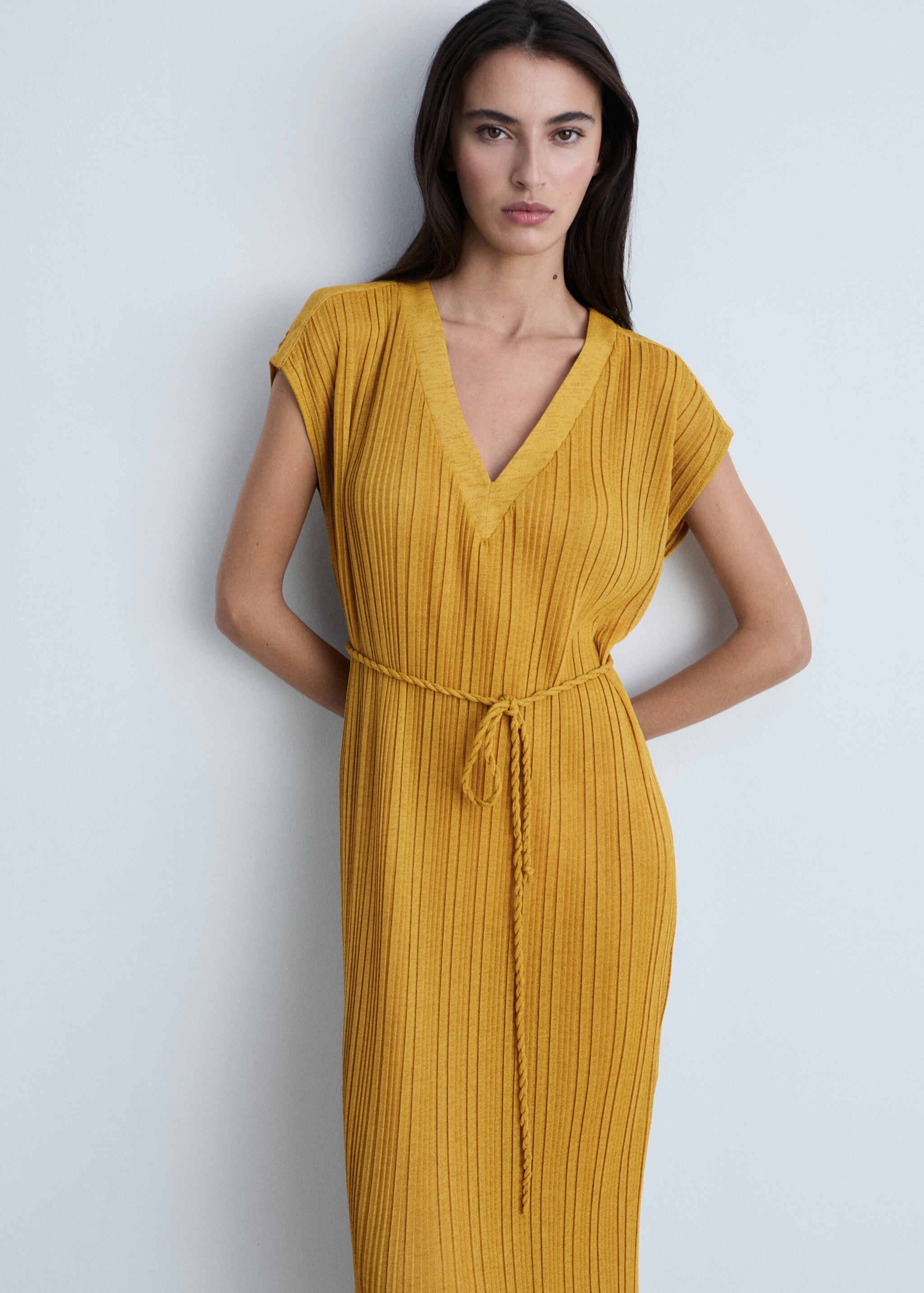Belt pleated dress - Medium plane
