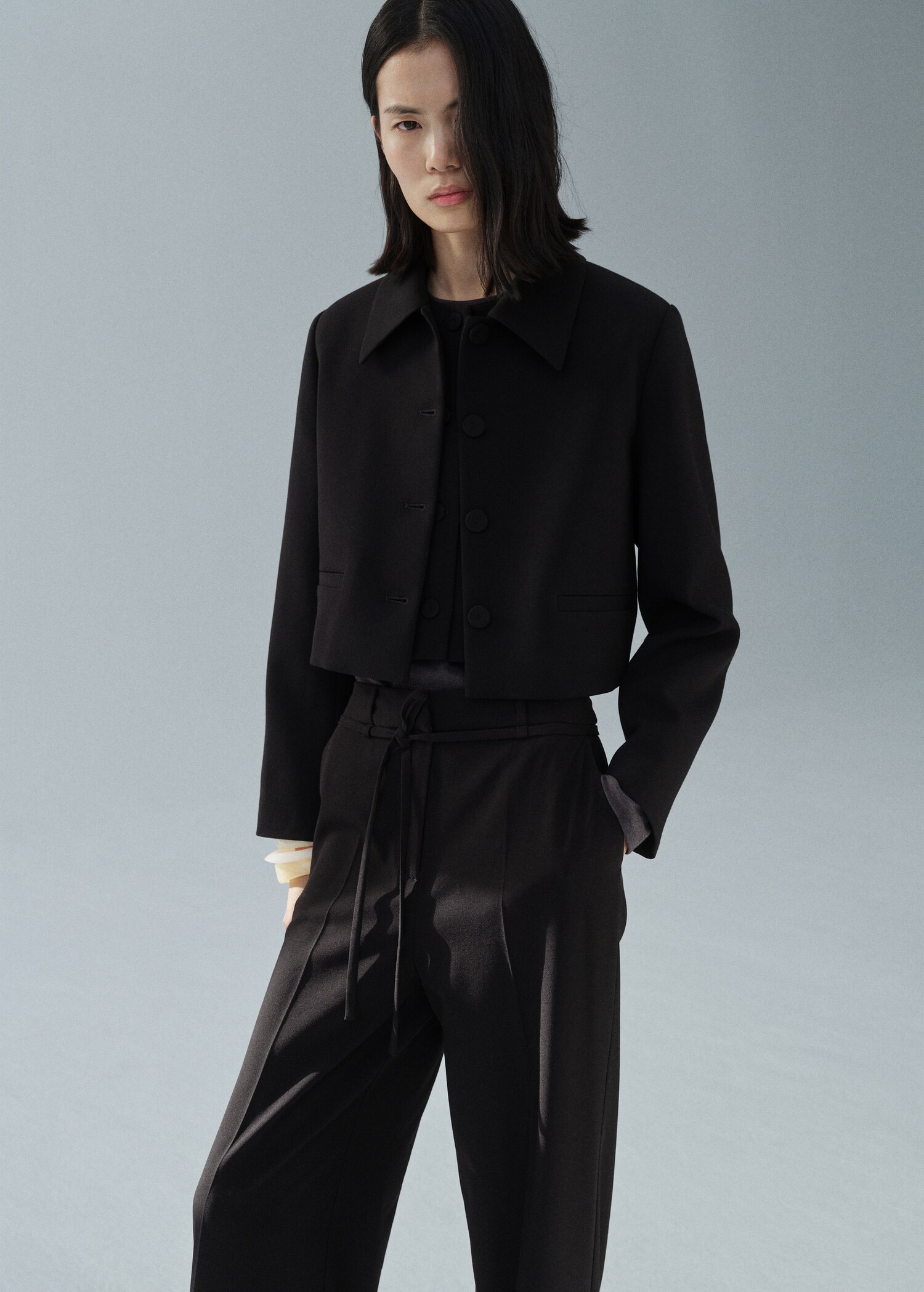 Straight suit trousers with bow - Details of the article 1