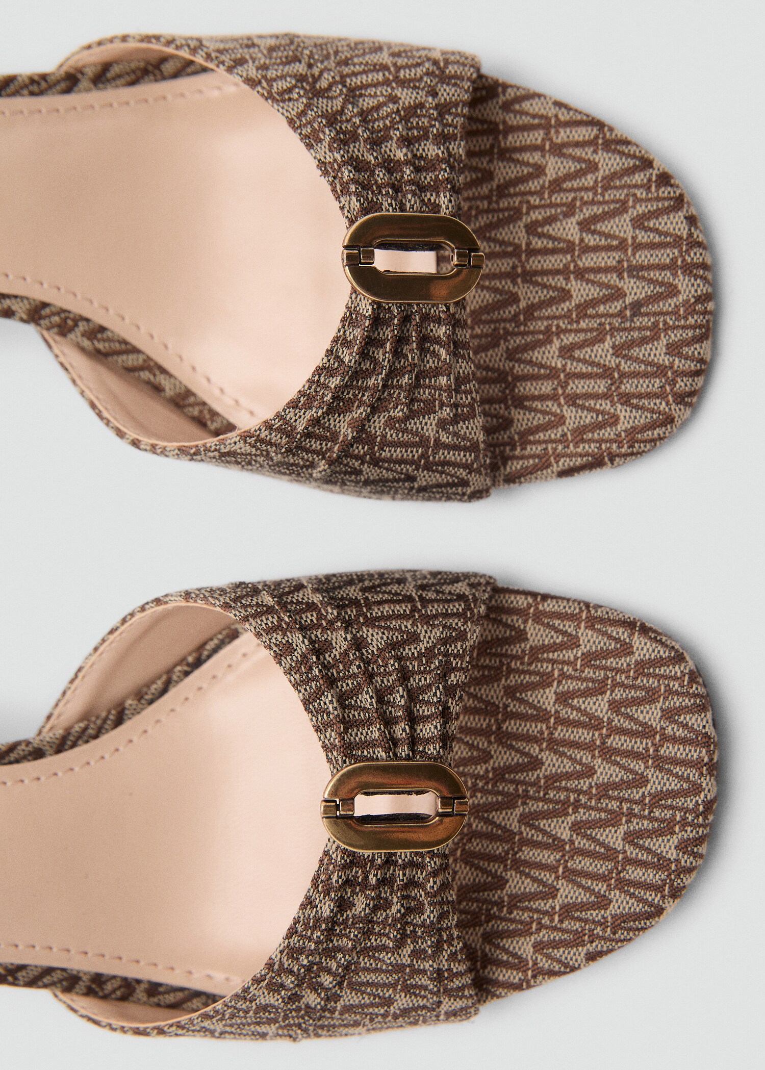 Heeled sandals with metallic detail - Details of the article 1