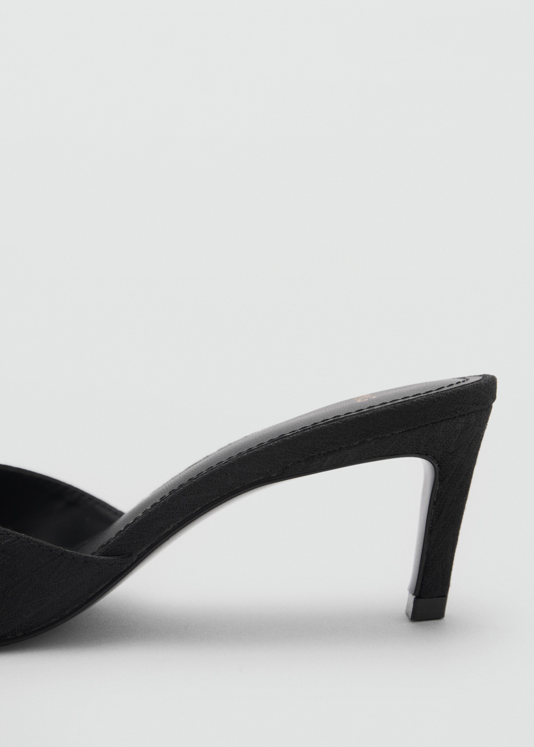 Heeled sandals with metallic detail - Details of the article 1