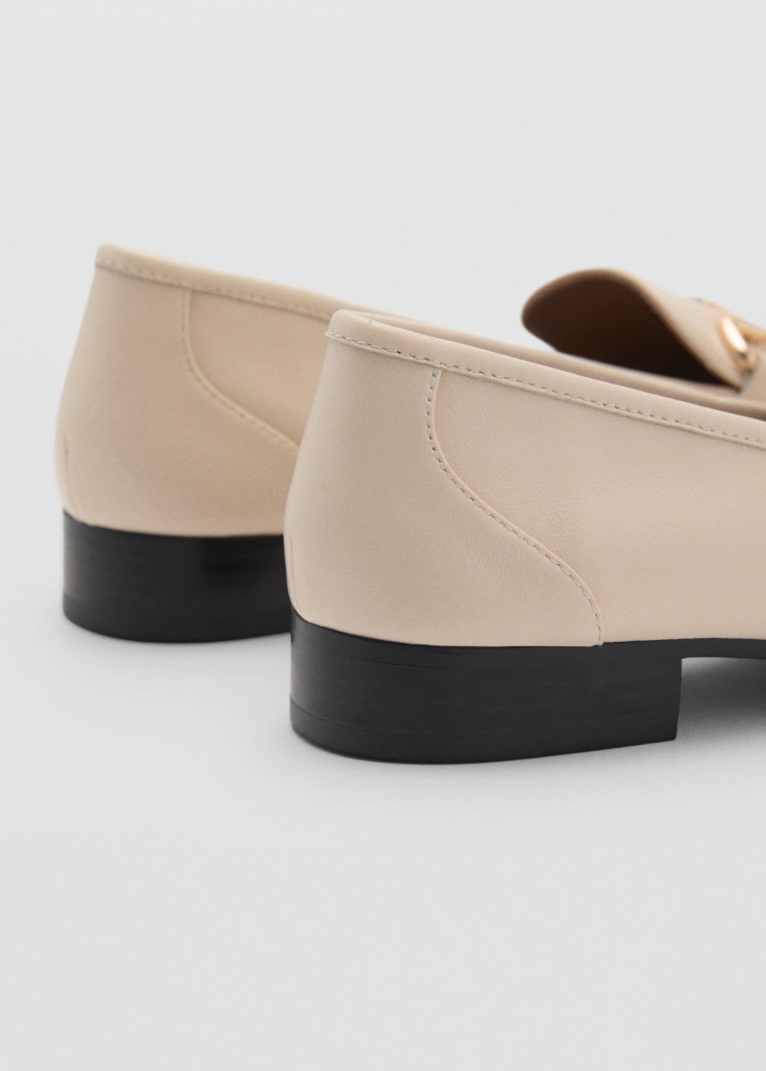 Buckle leather moccasins - Women | MANGO Latvia
