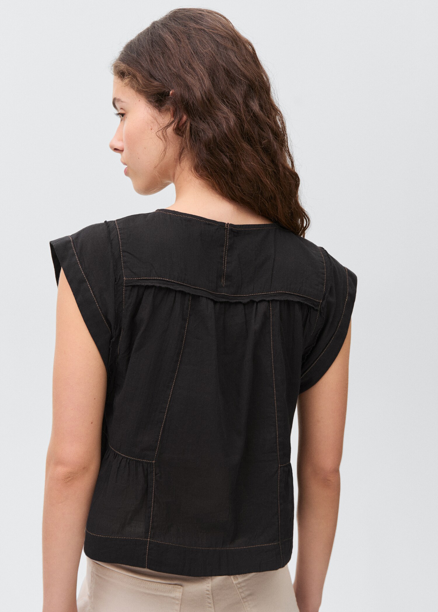 Decorative seam blouse - Reverse of the article