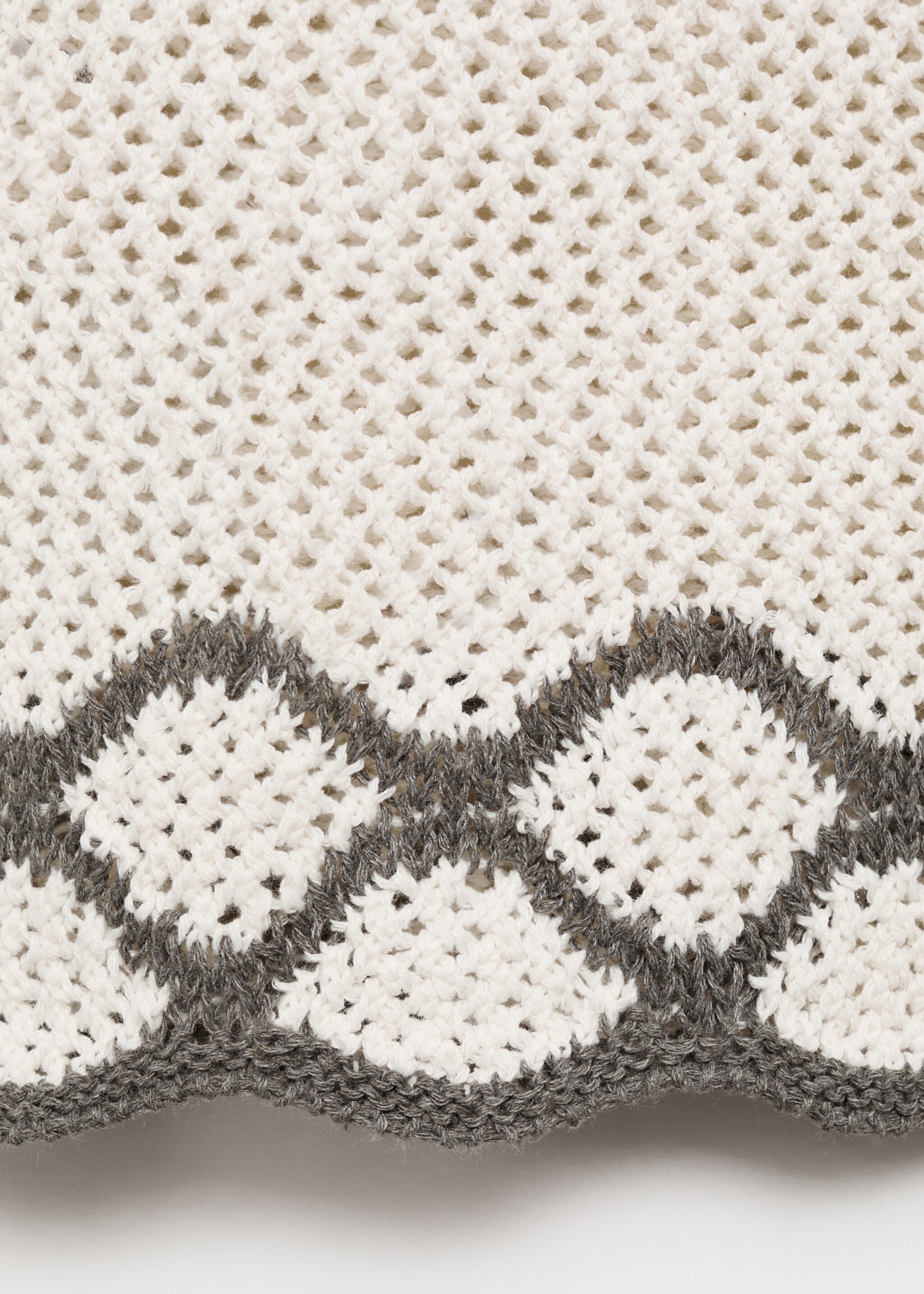 Knitted top with contrast details - Details of the article 0