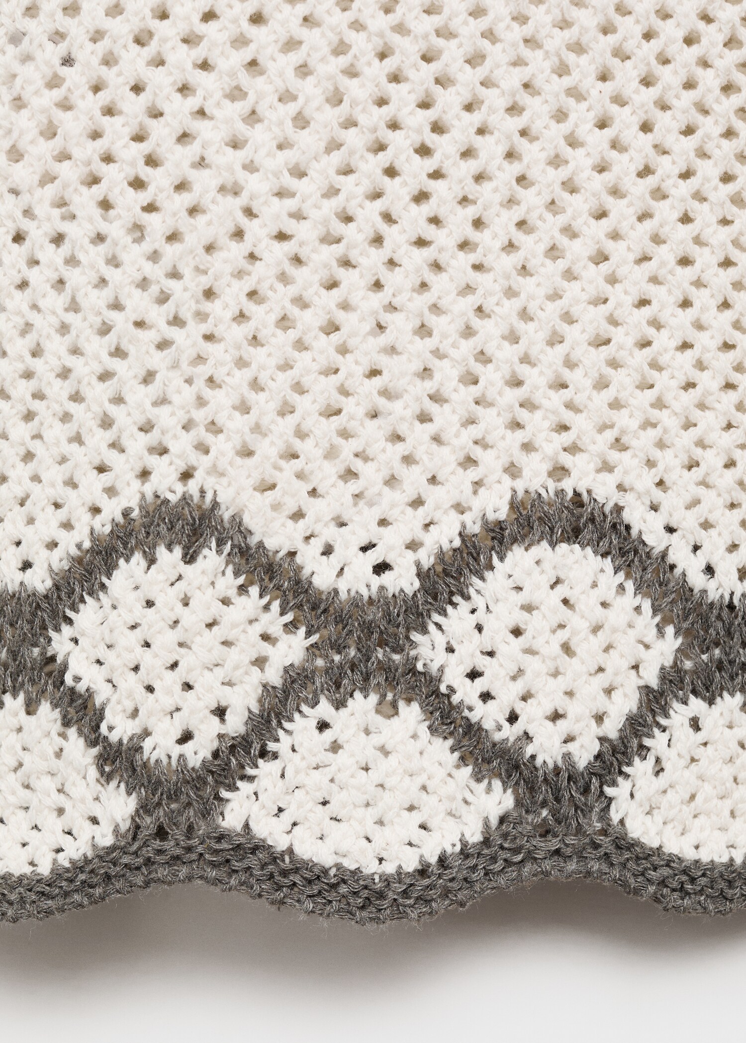 Top din tricot cu detalii contrastante - Detaliu al articolului 0