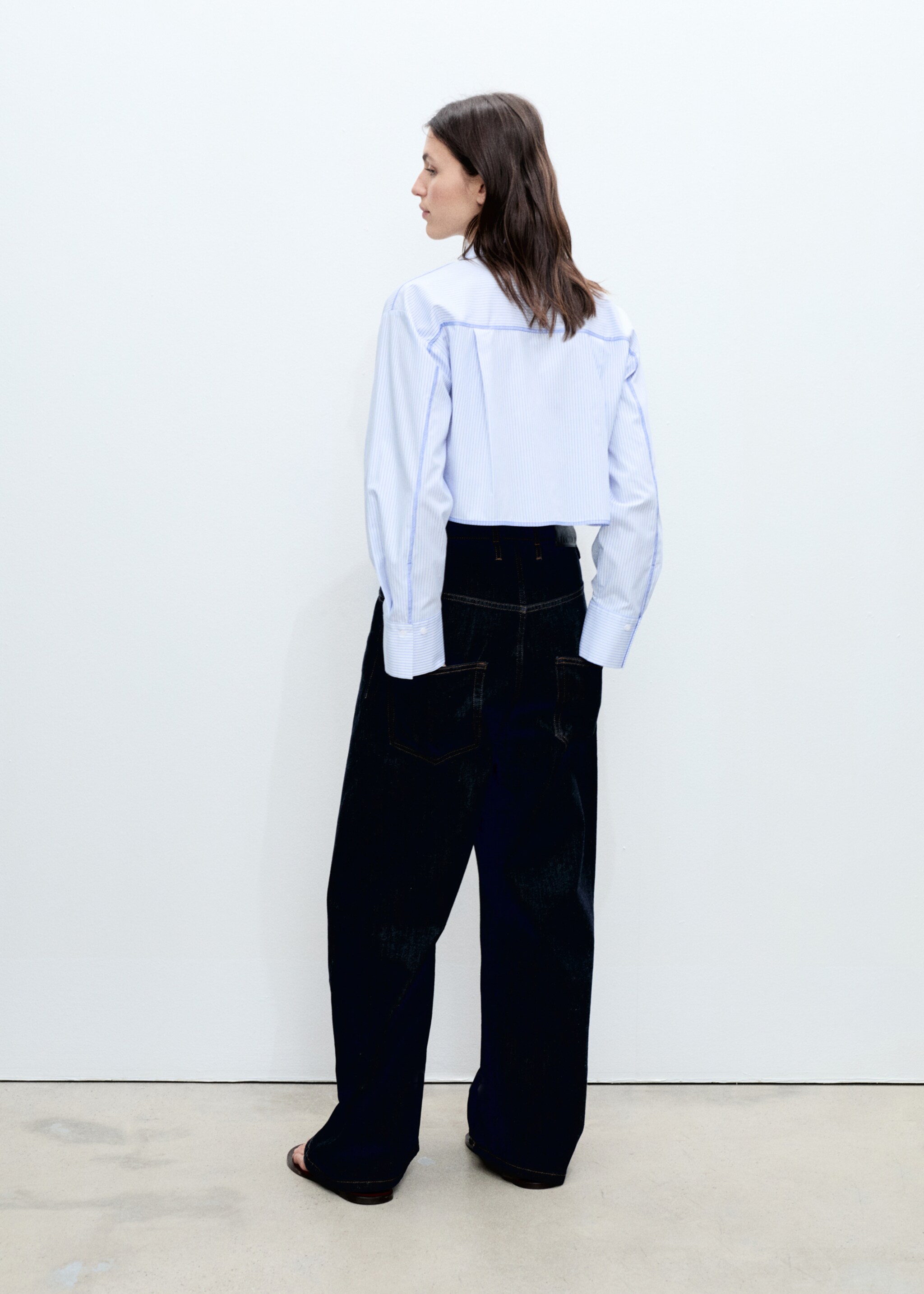 Striped cropped shirt with stitching detail - Reverse of the article