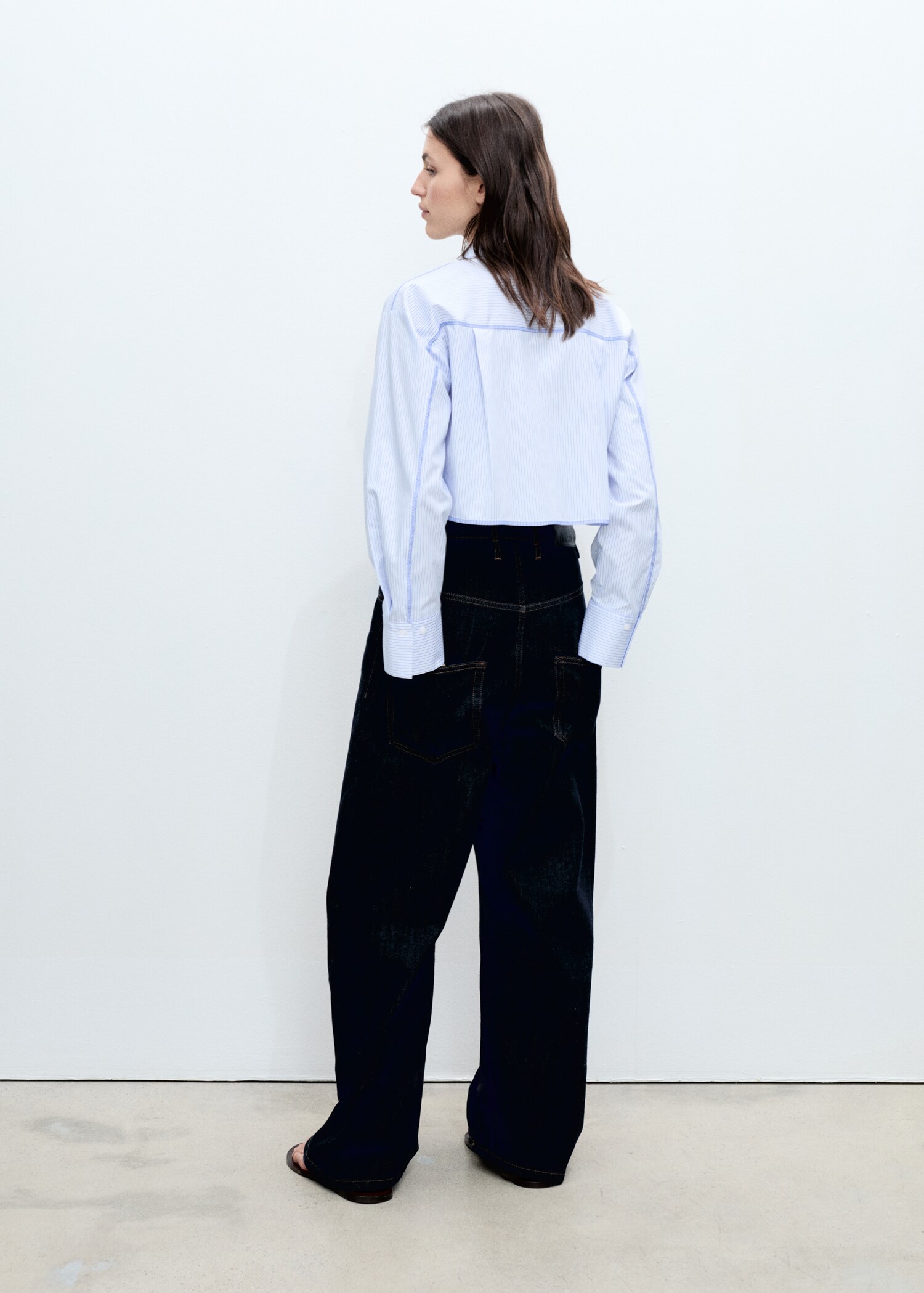 Striped cropped shirt with stitching detail - Reverse of the article