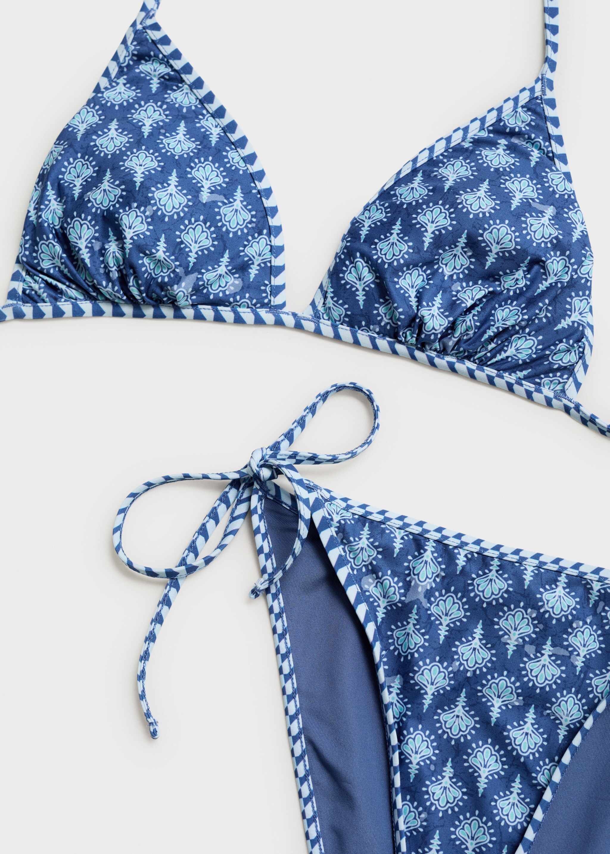 Bikini mit Blumenmuster - Detail des Artikels 0