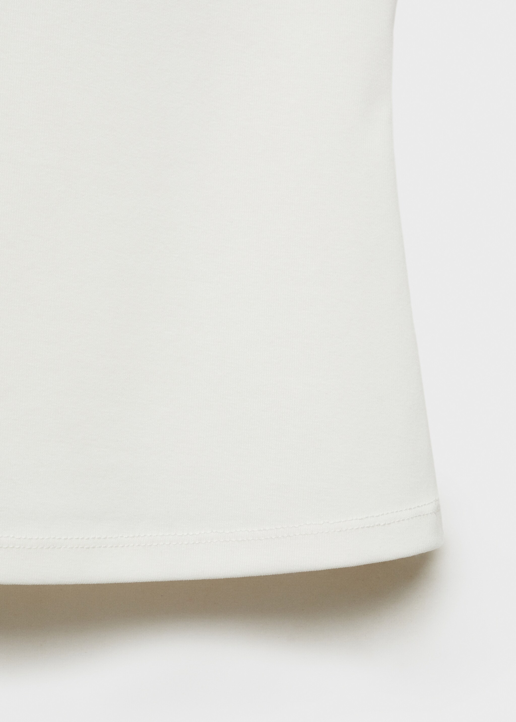 Low-cut top with contrasting trim - Details of the article 0