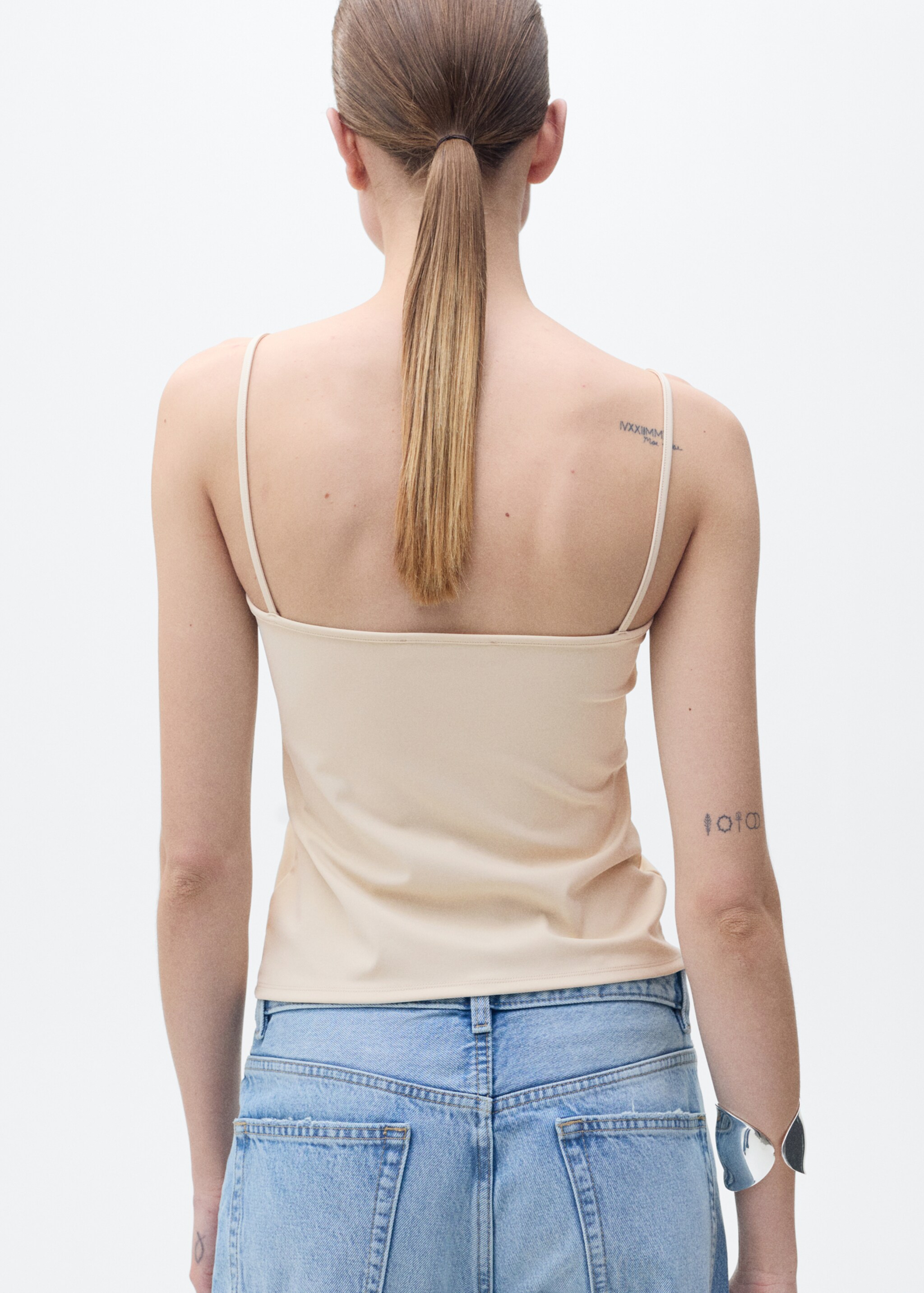 Fitted top with thin straps - الجهة الخلفية للمنتج