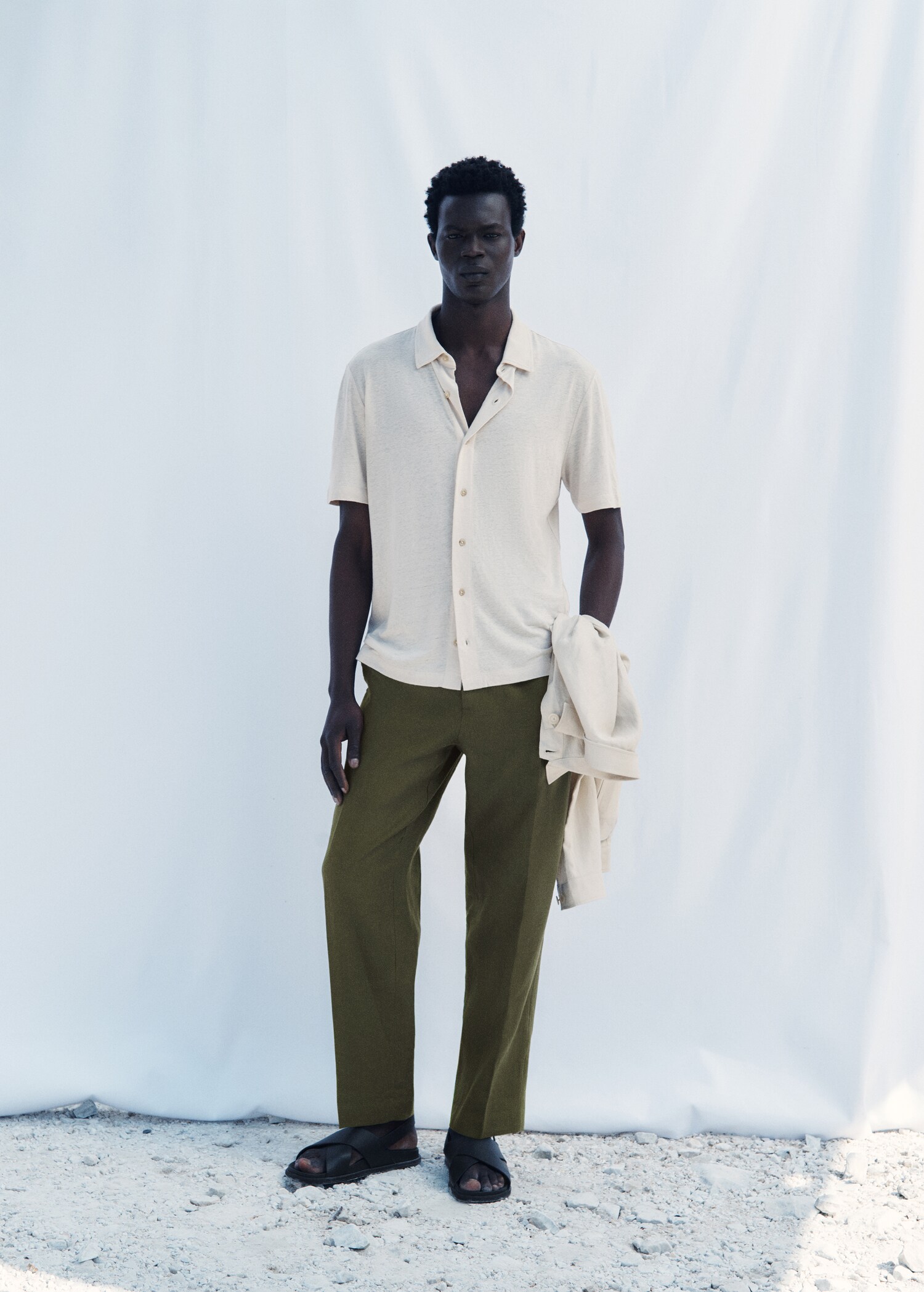 100% linen regular-fit trousers - Details of the article 3