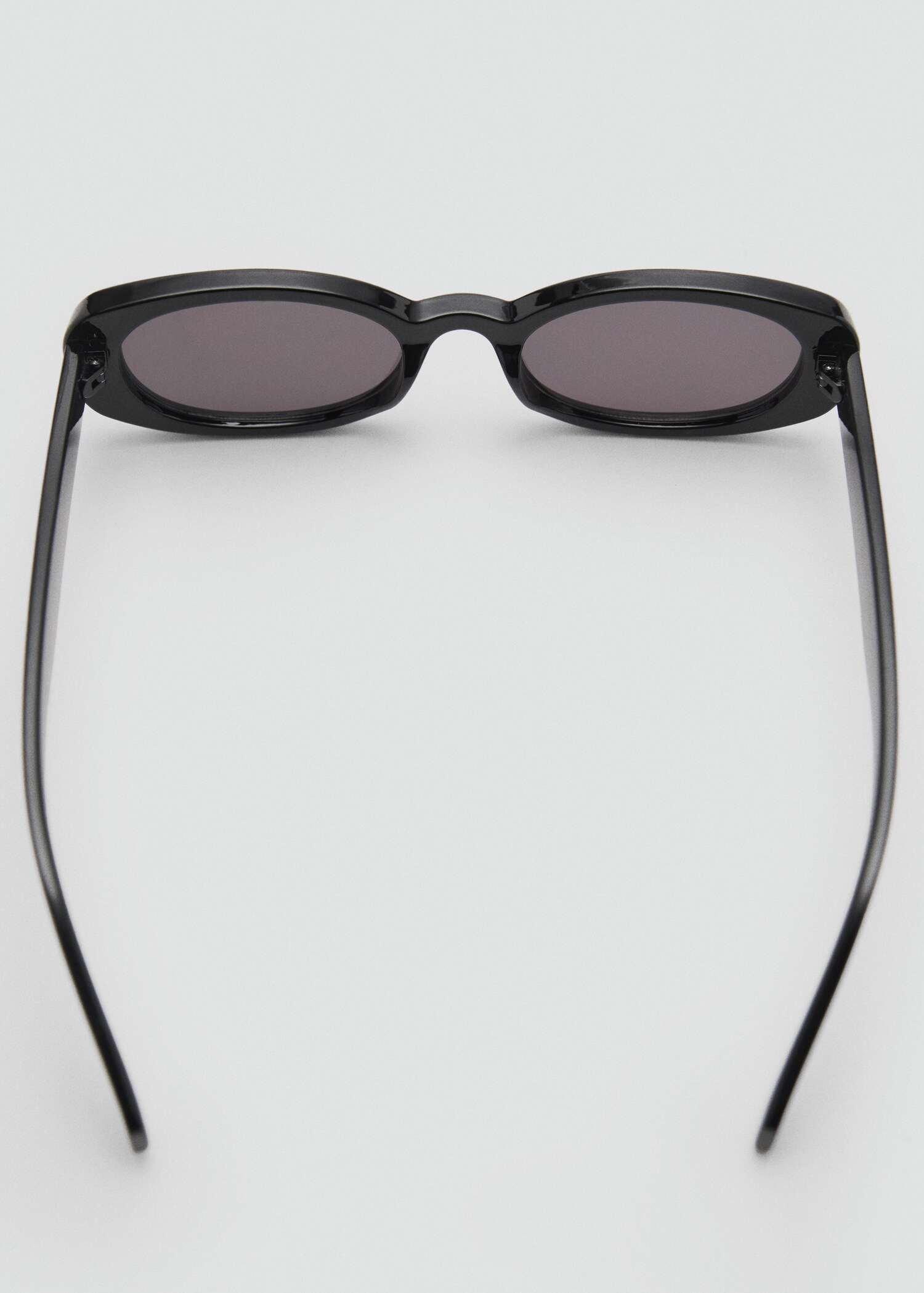 Oval frame sunglasses - Details of the article 1