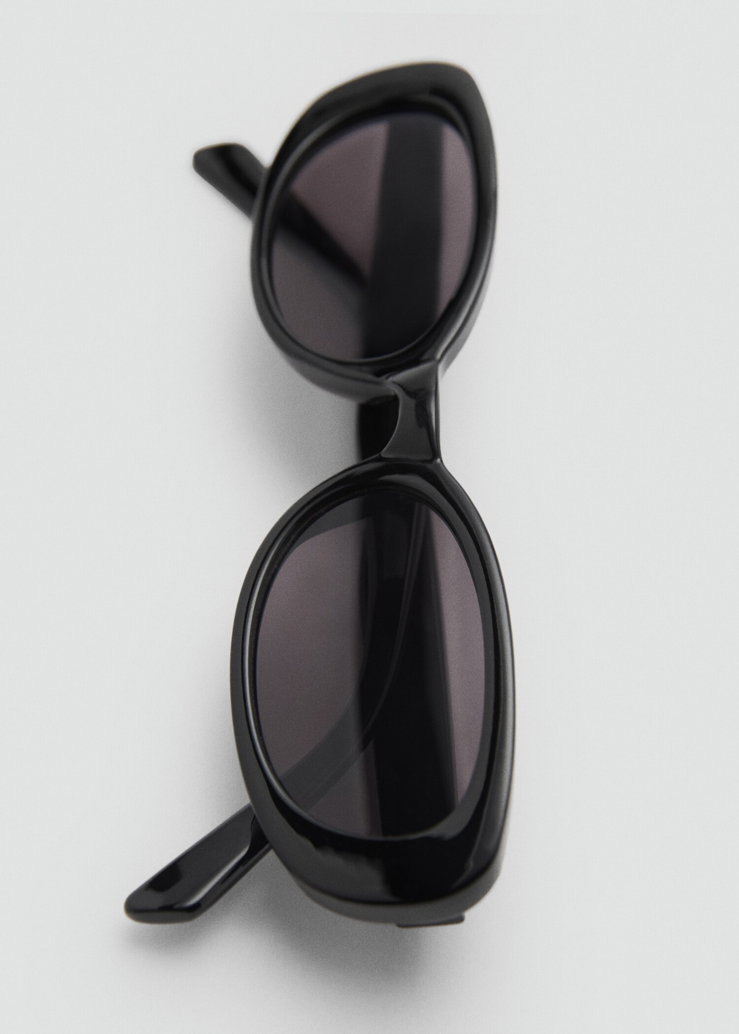 Oval frame sunglasses - Details of the article 2