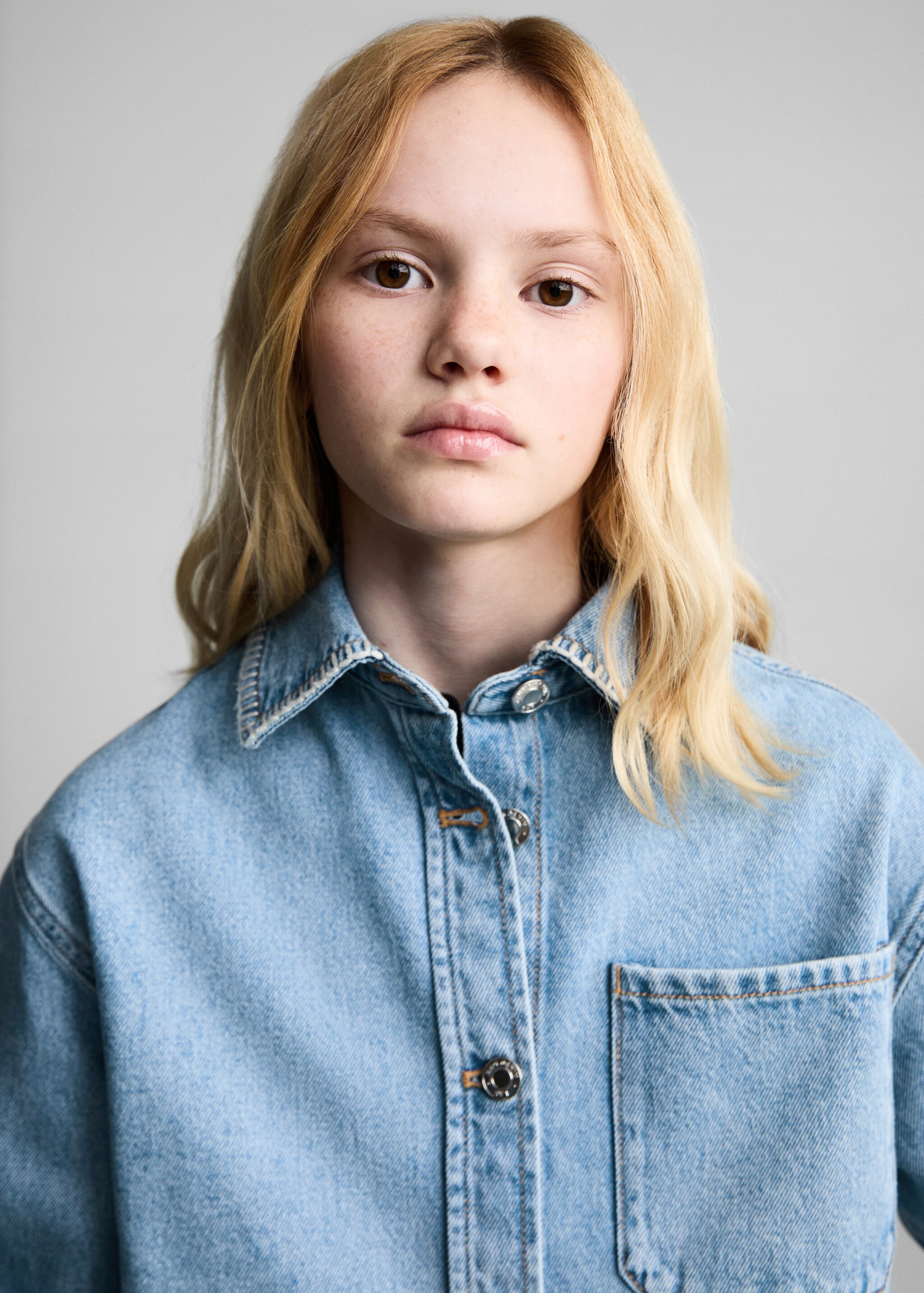 Cropped denim jacket - Details of the article 1