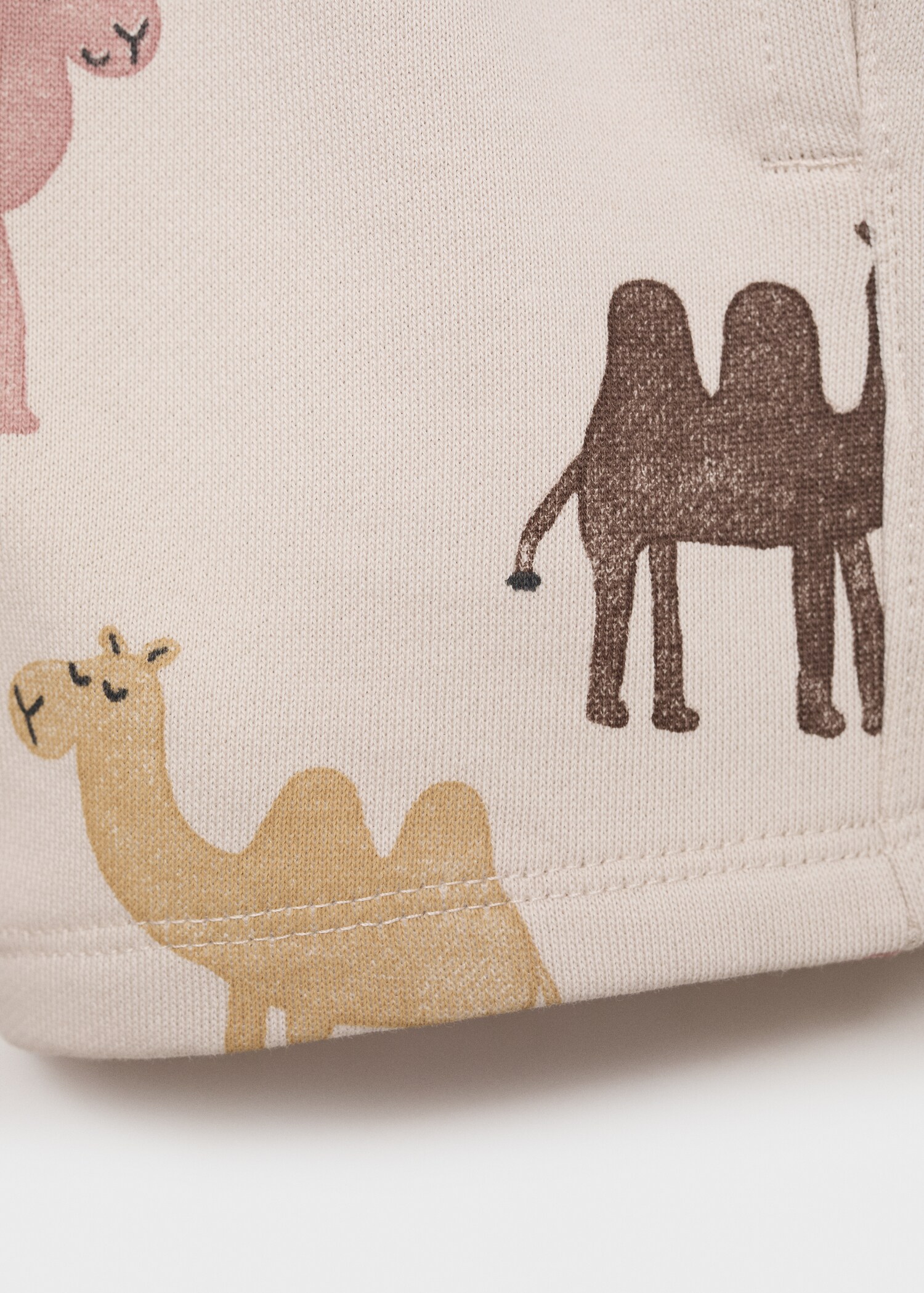 Camel-print bermuda shorts - Details of the article 0