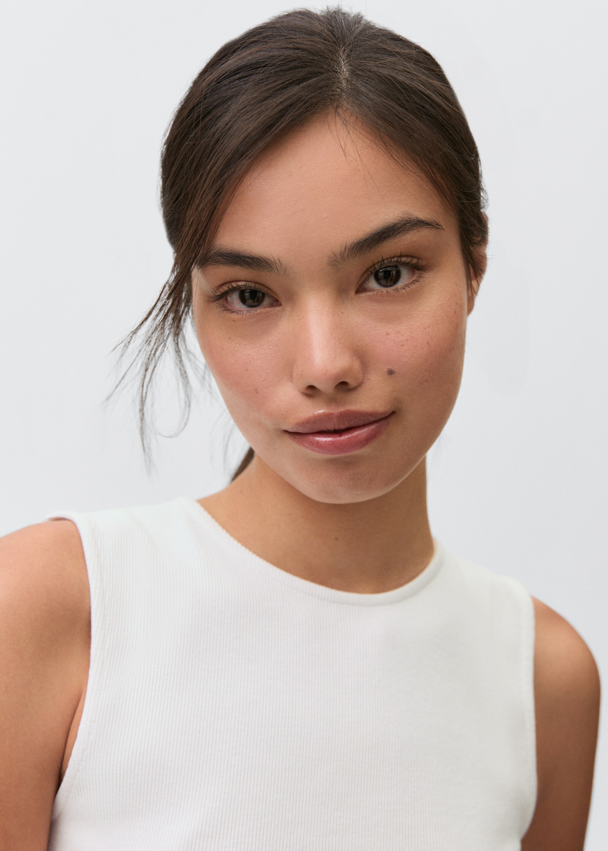 Top with interlocking back - Details of the article 1