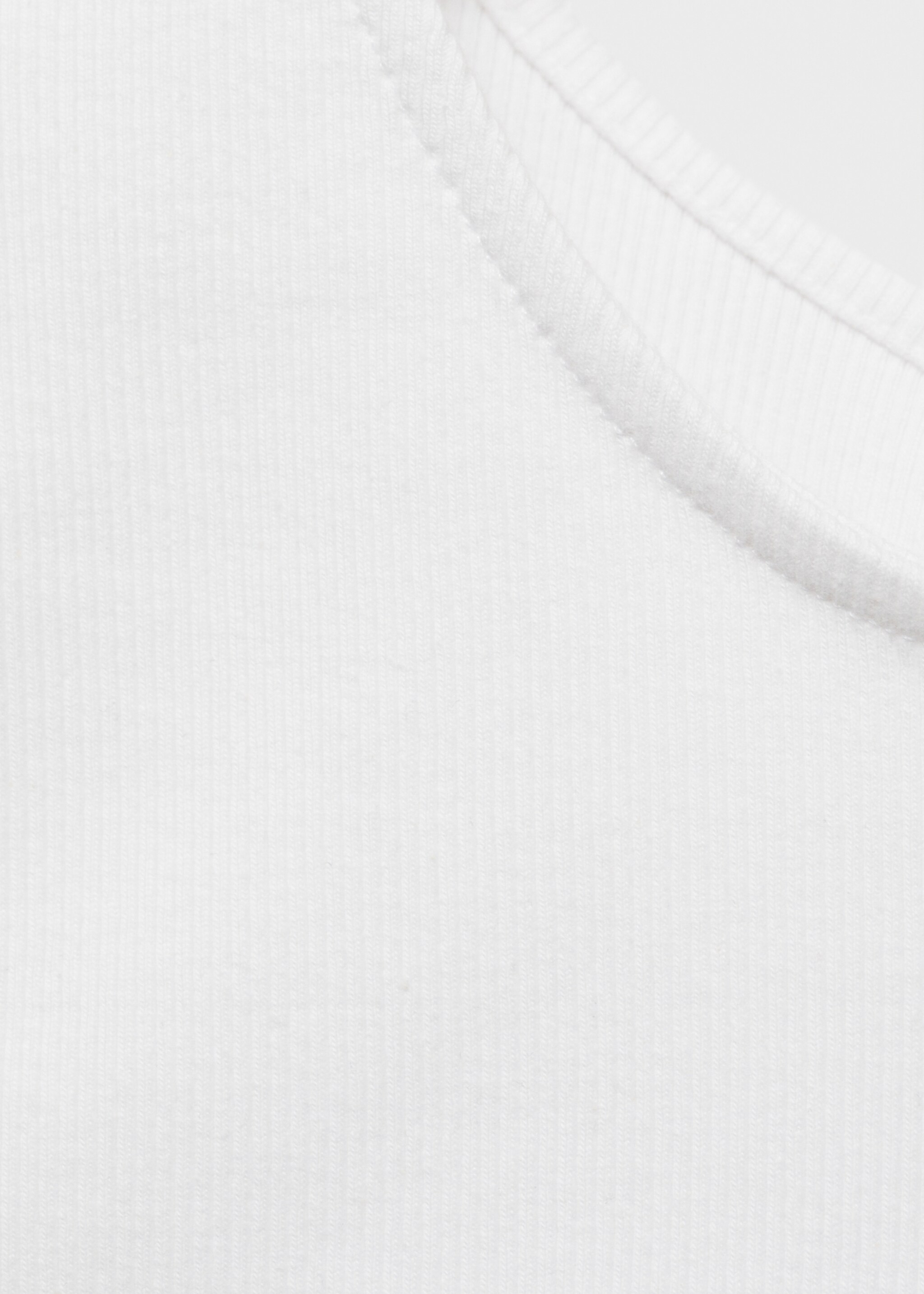 Top with interlocking back - Details of the article 8