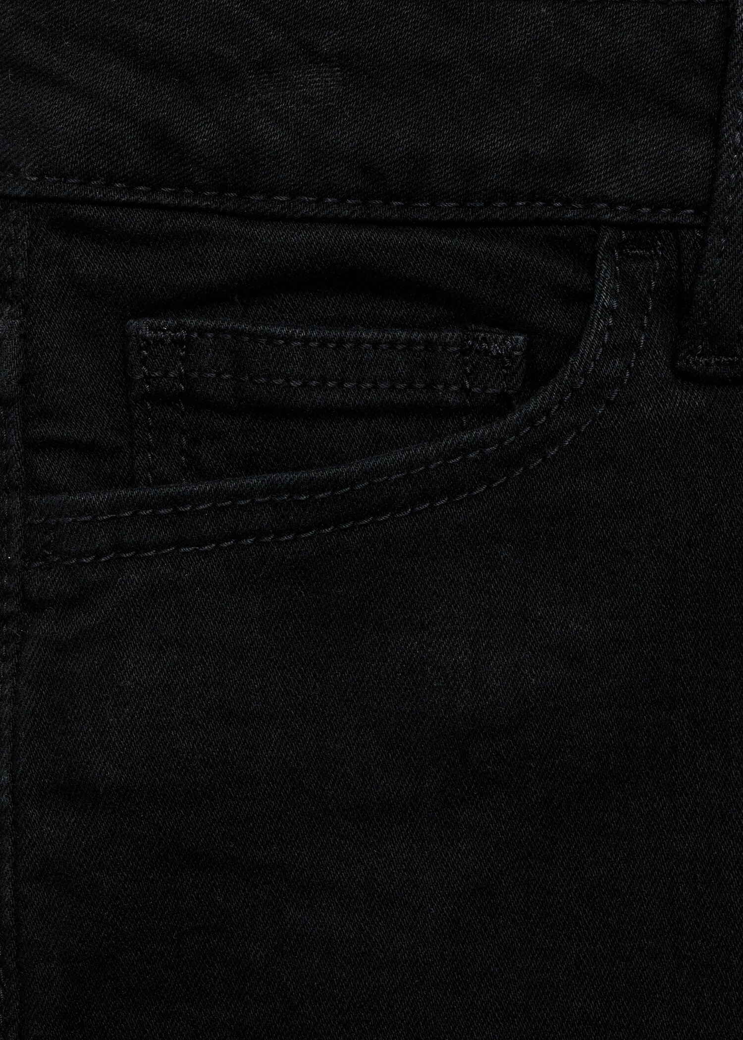 Straight-fit denim shorts - Details of the article 0