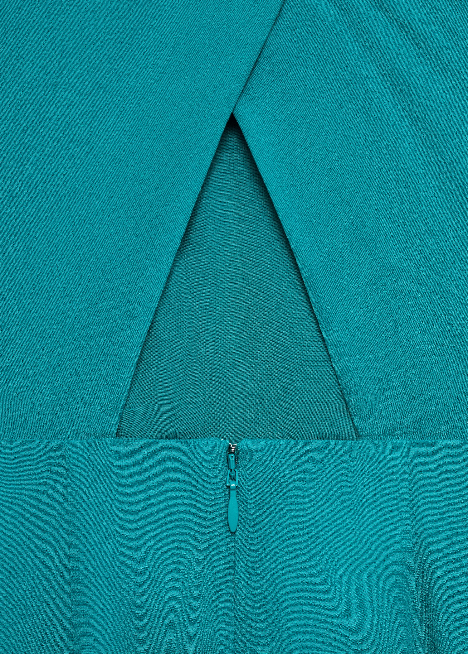 Long halter-neck dress - Details of the article 8