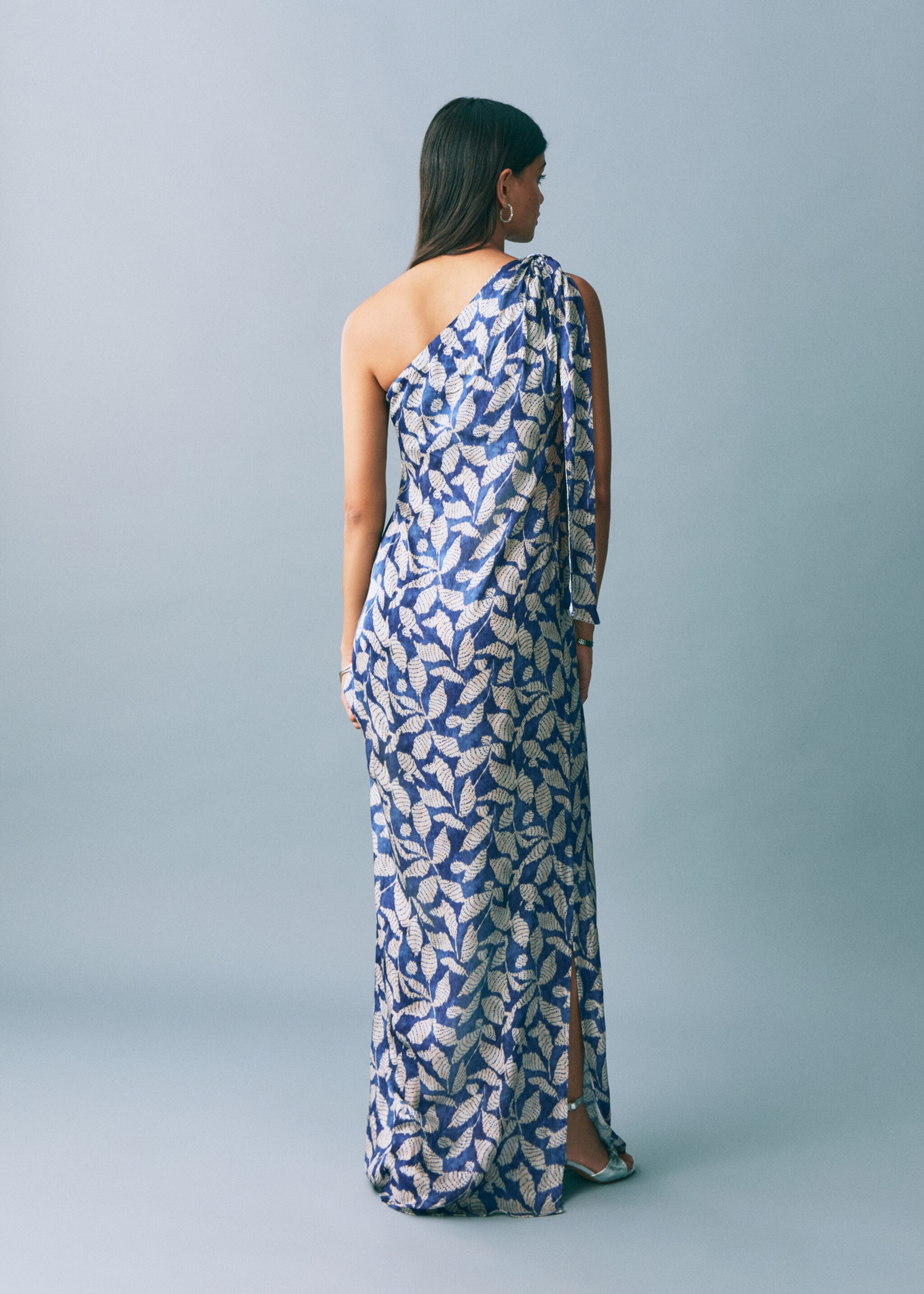 Vestit asimètric estampat - Revers de l'article