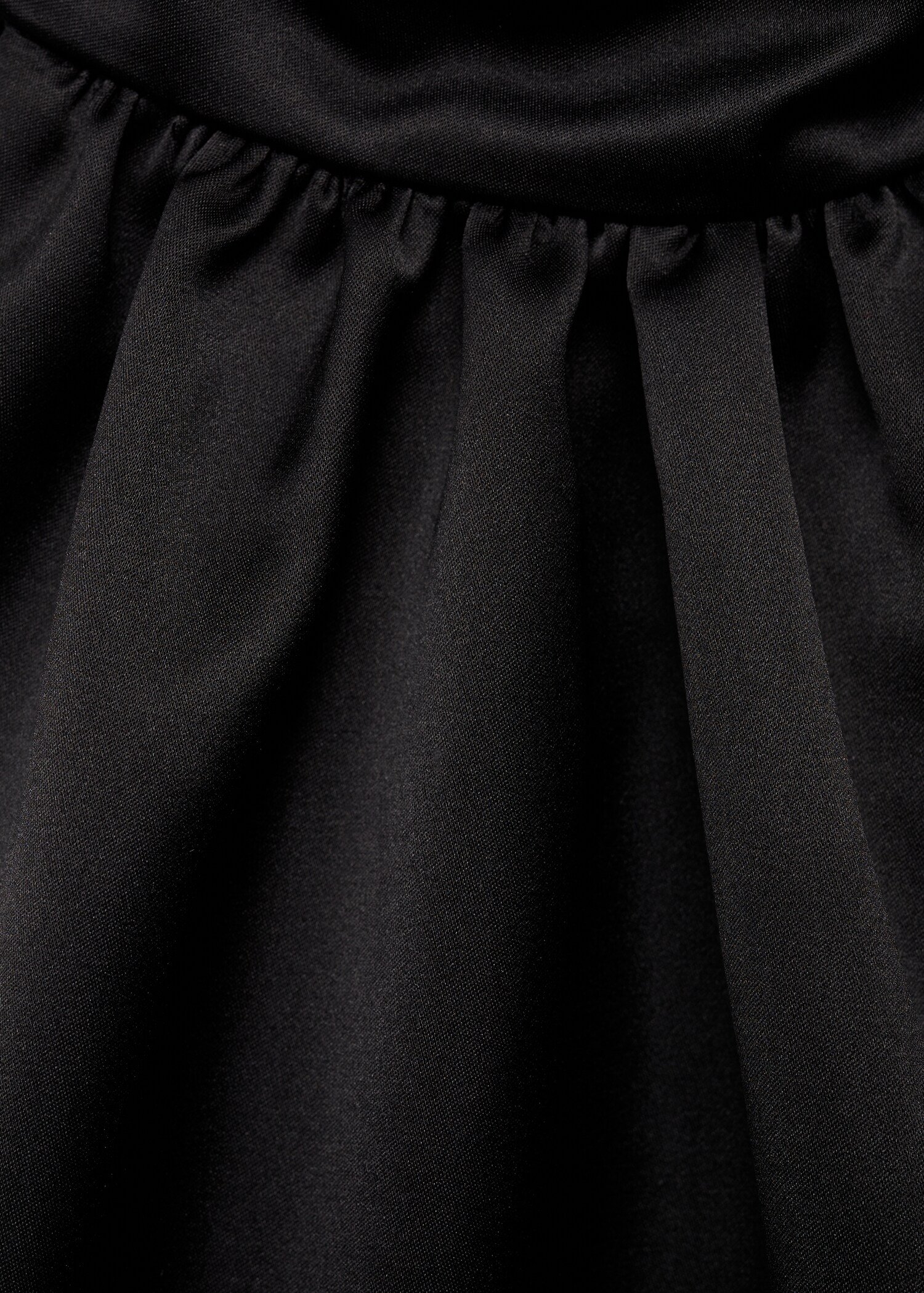 Top mit Halterkragen und Blase-Effekt - Detail des Artikels 8