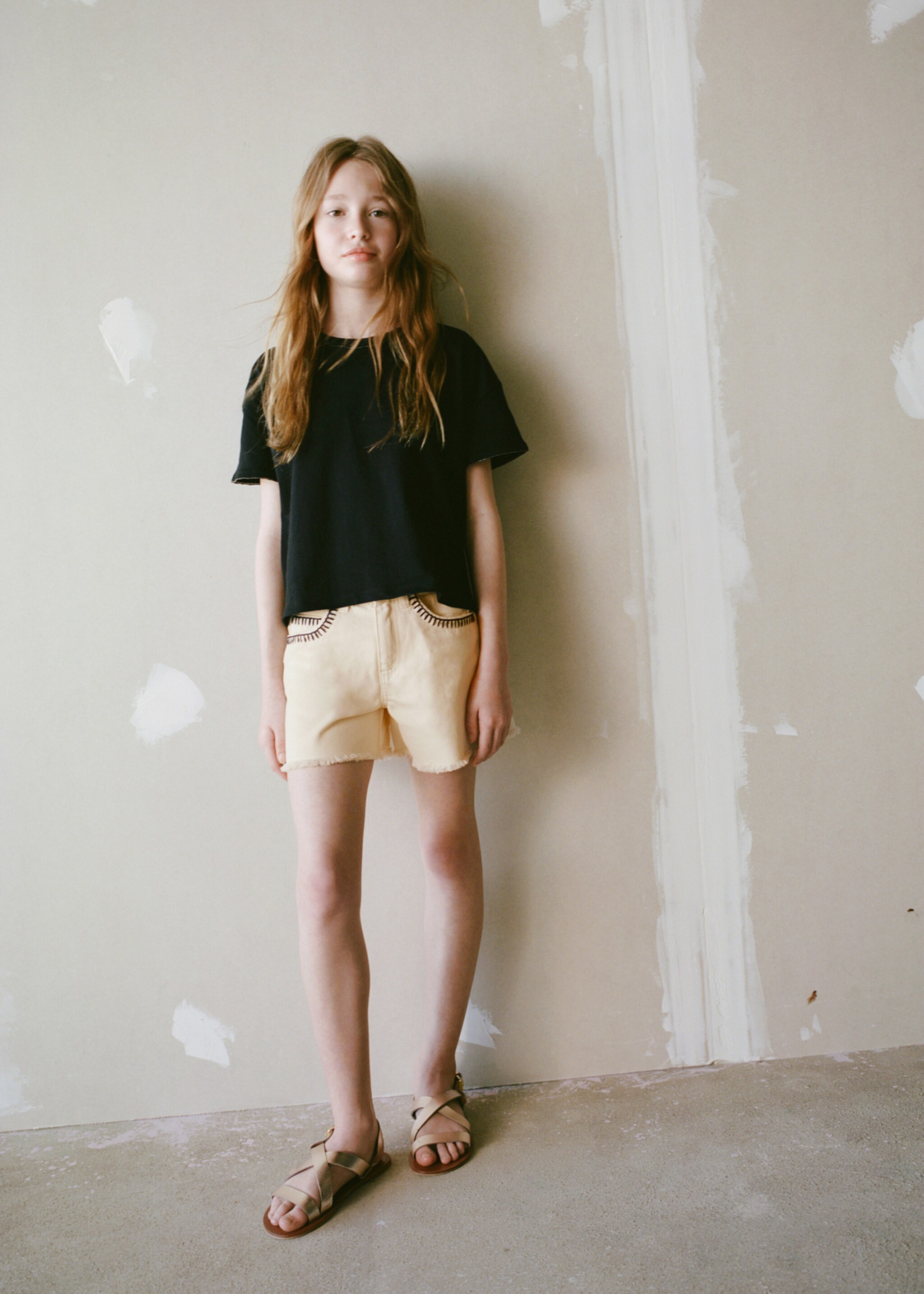 Shorts with embroidered detail - Details of the article 5
