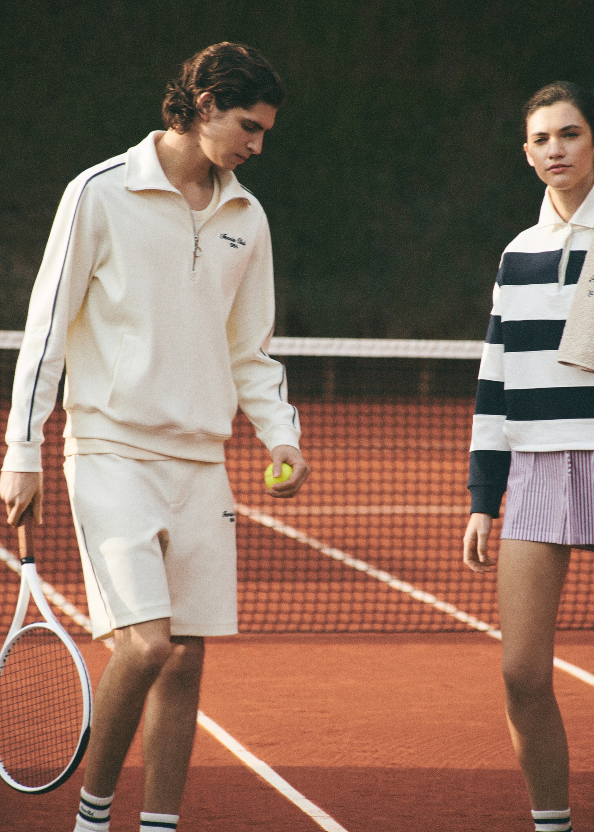 Cotton sweatshirt with funnel neck and zip - Details of the article 3