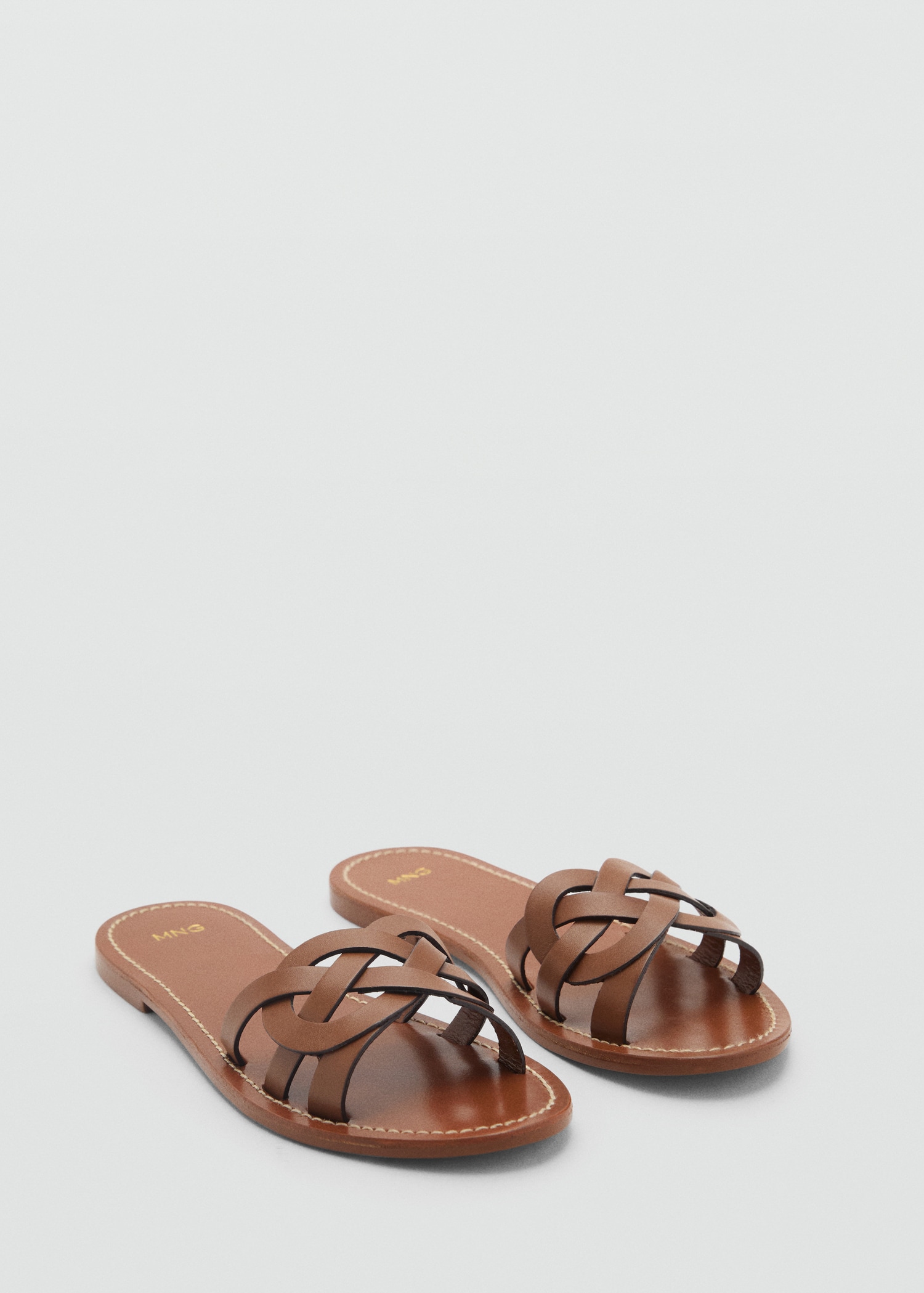 Leather sandals with intertwined strap - Medium plane