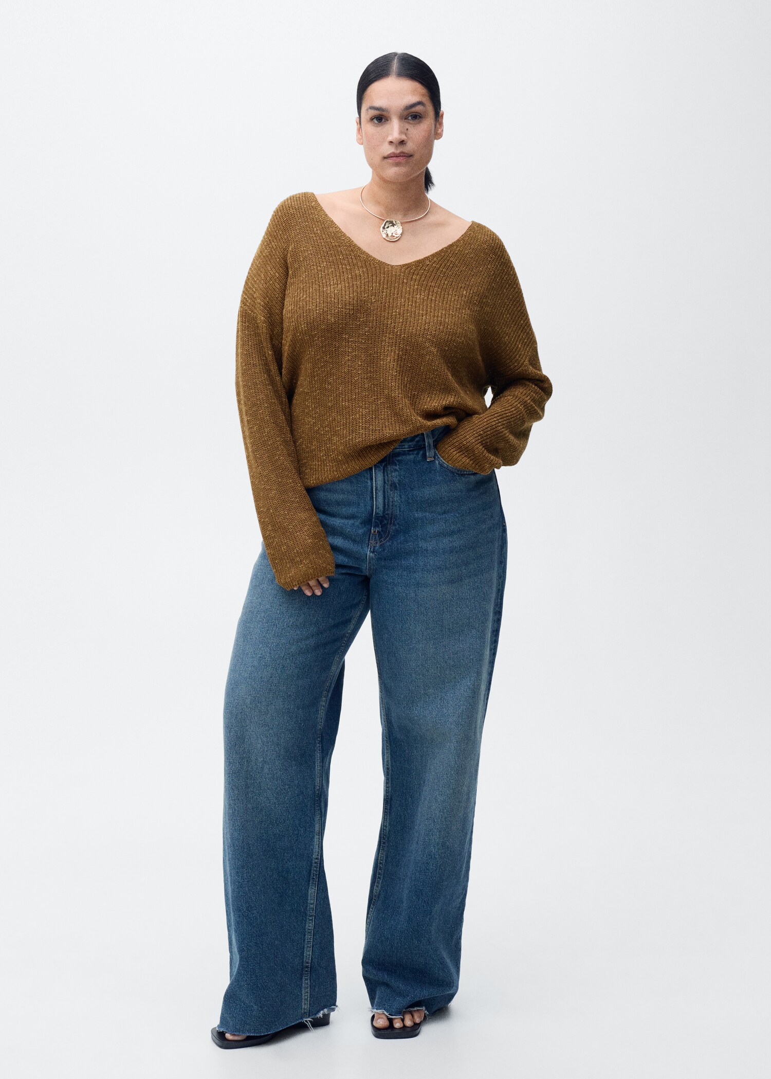 V-neck knit sweater - Details of the article 3