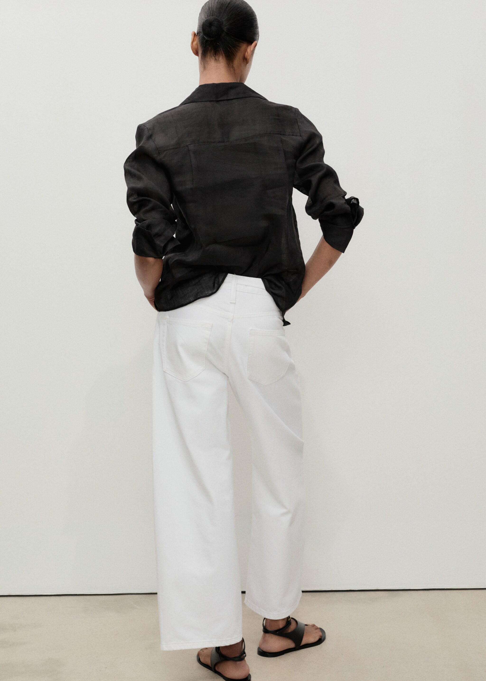 Balloon jeans with belt - Reverse of the article